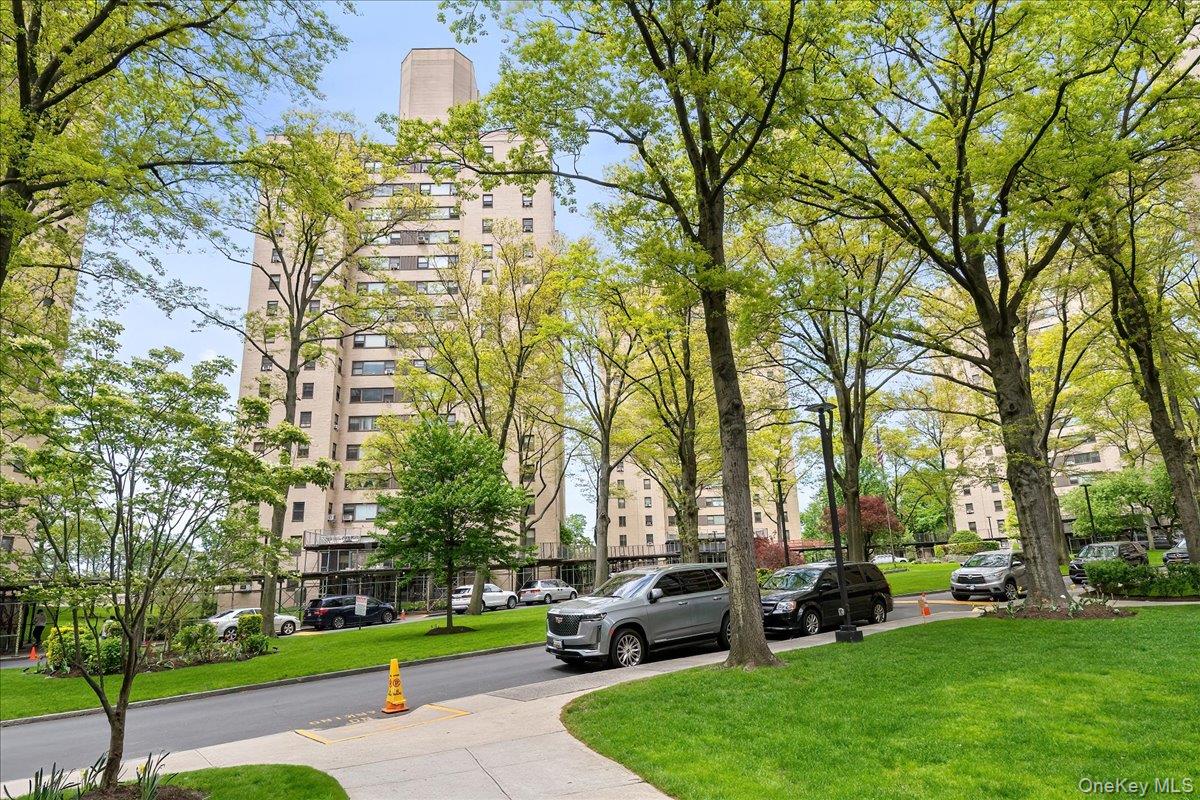 4 Fordham Hill Oval # 16C, Bronx, NY 10468