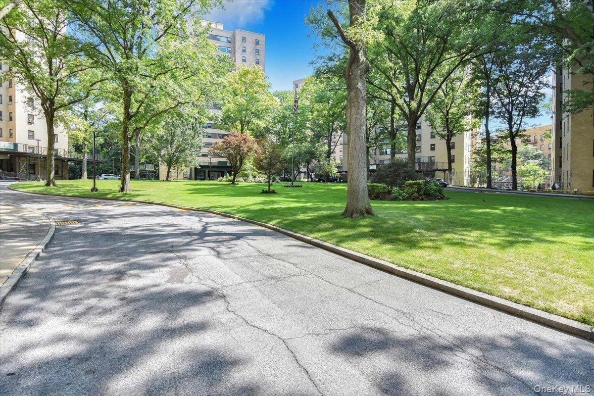 4 Fordham Hill Oval # 16C, Bronx, NY 10468