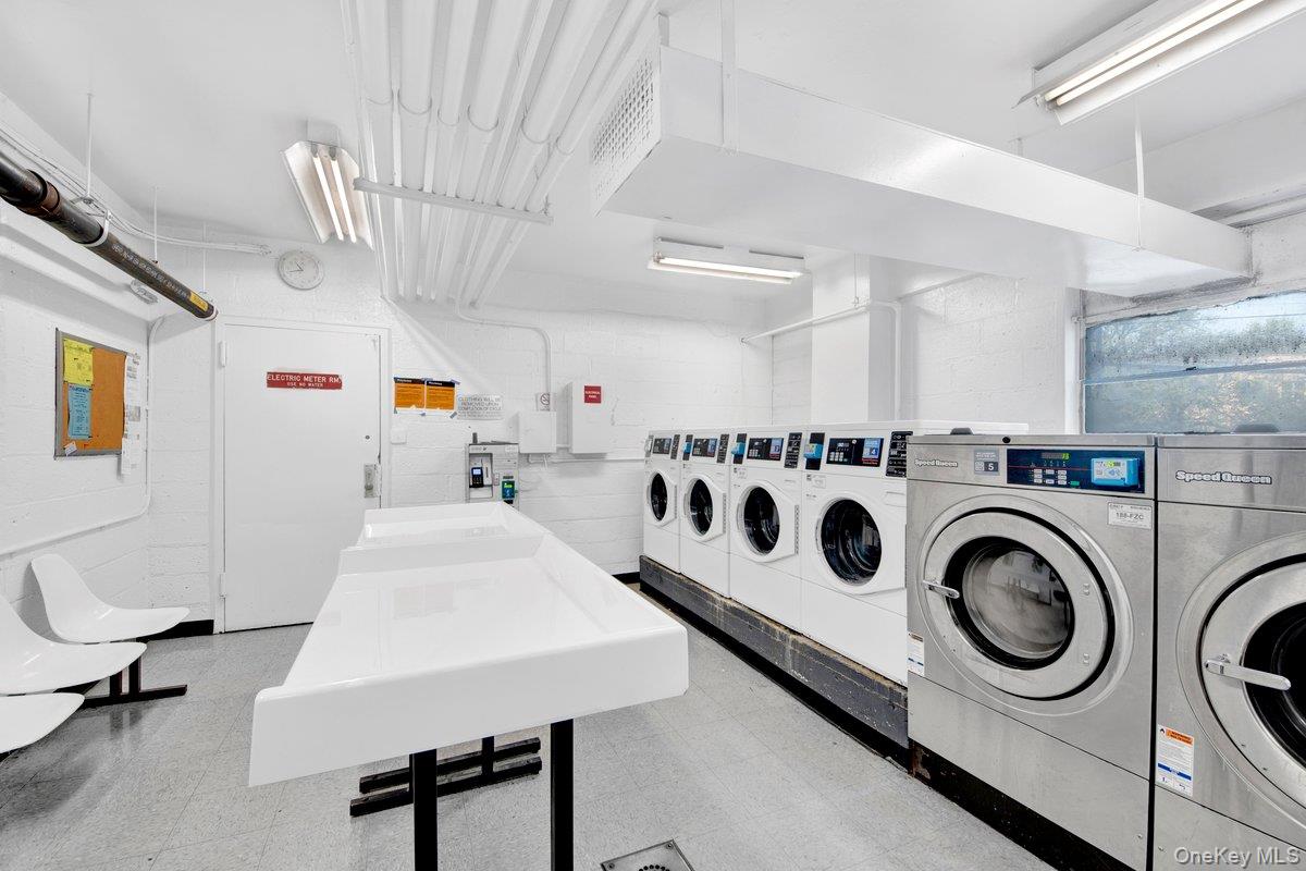 4 Fordham Hill Oval # 16C, Bronx, NY 10468