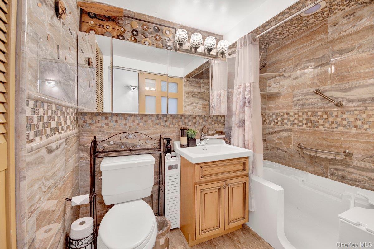 4 Fordham Hill Oval # 16C, Bronx, NY 10468