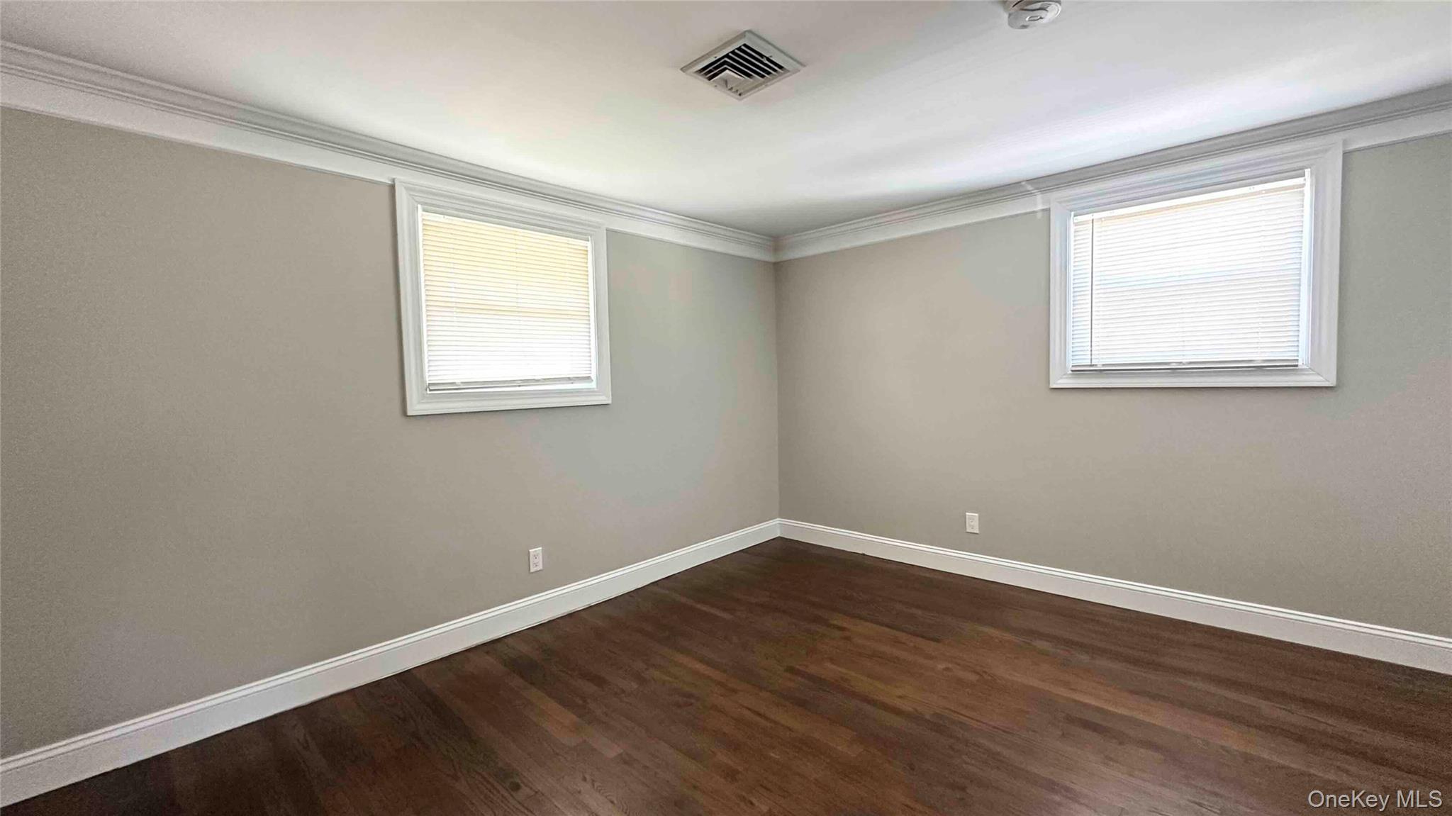 27 Southridge Drive # 2, Glen Cove, NY 11542