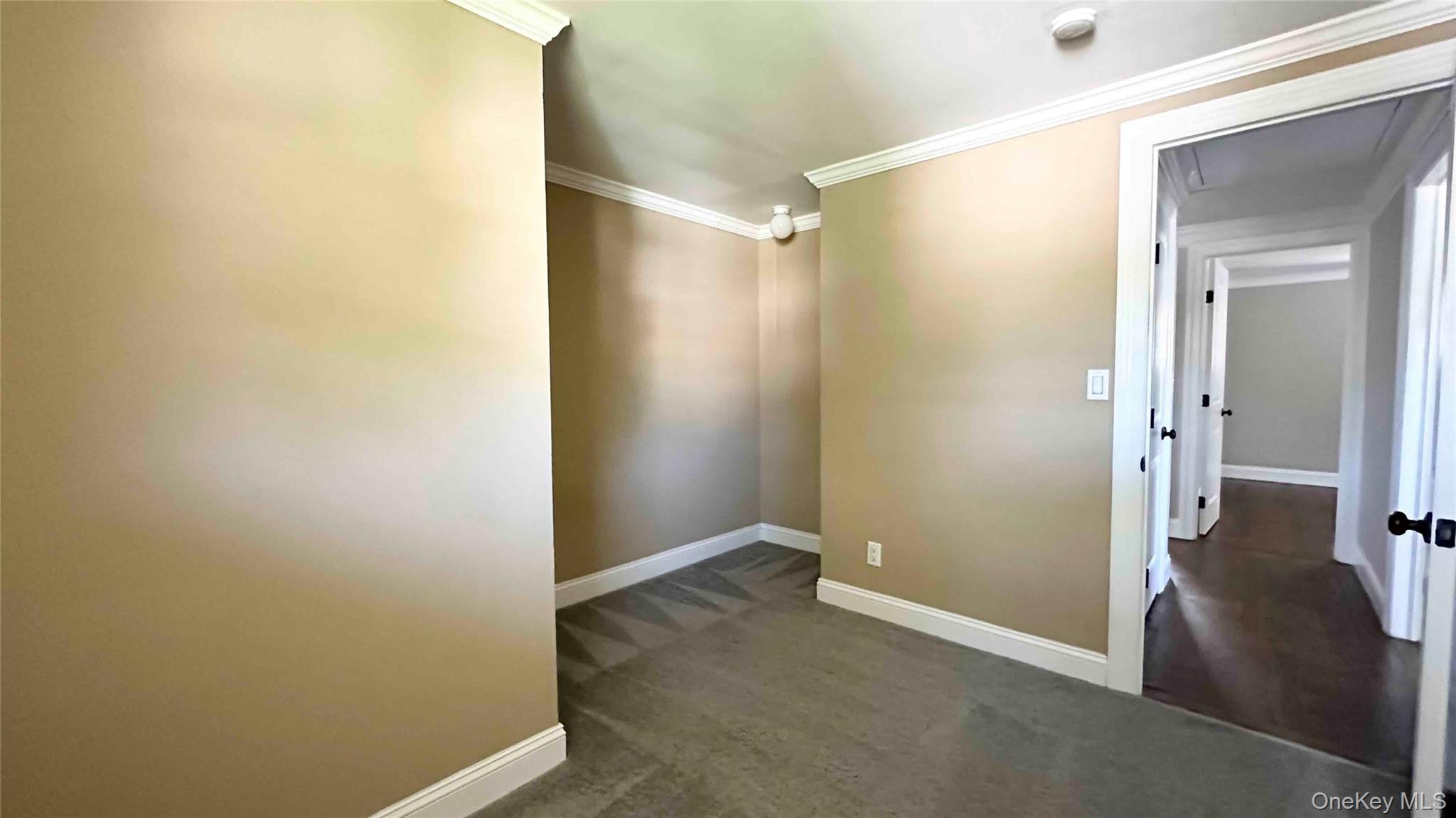 27 Southridge Drive # 2, Glen Cove, NY 11542