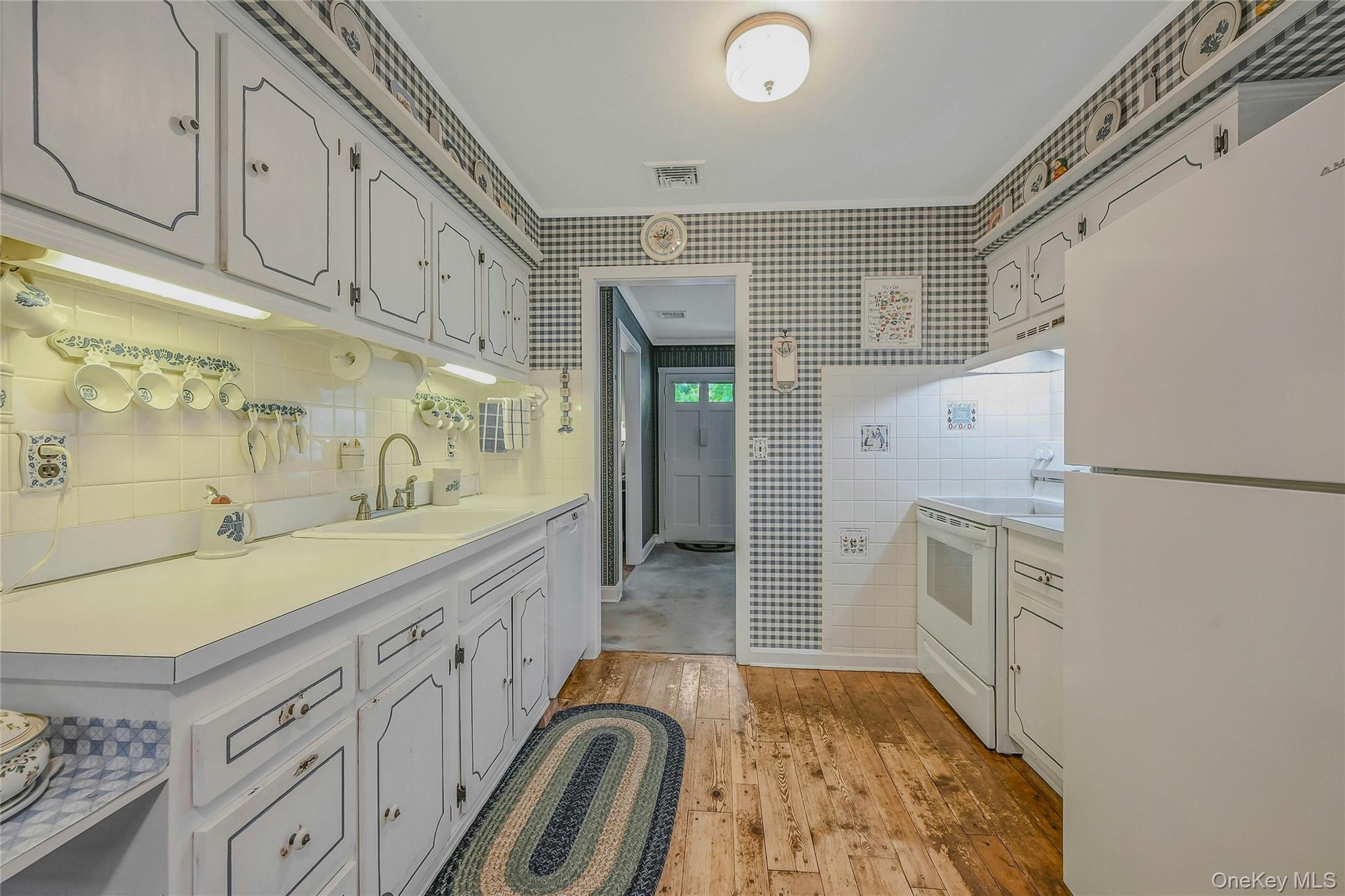 3 Peter Court, Manorville, NY 11949