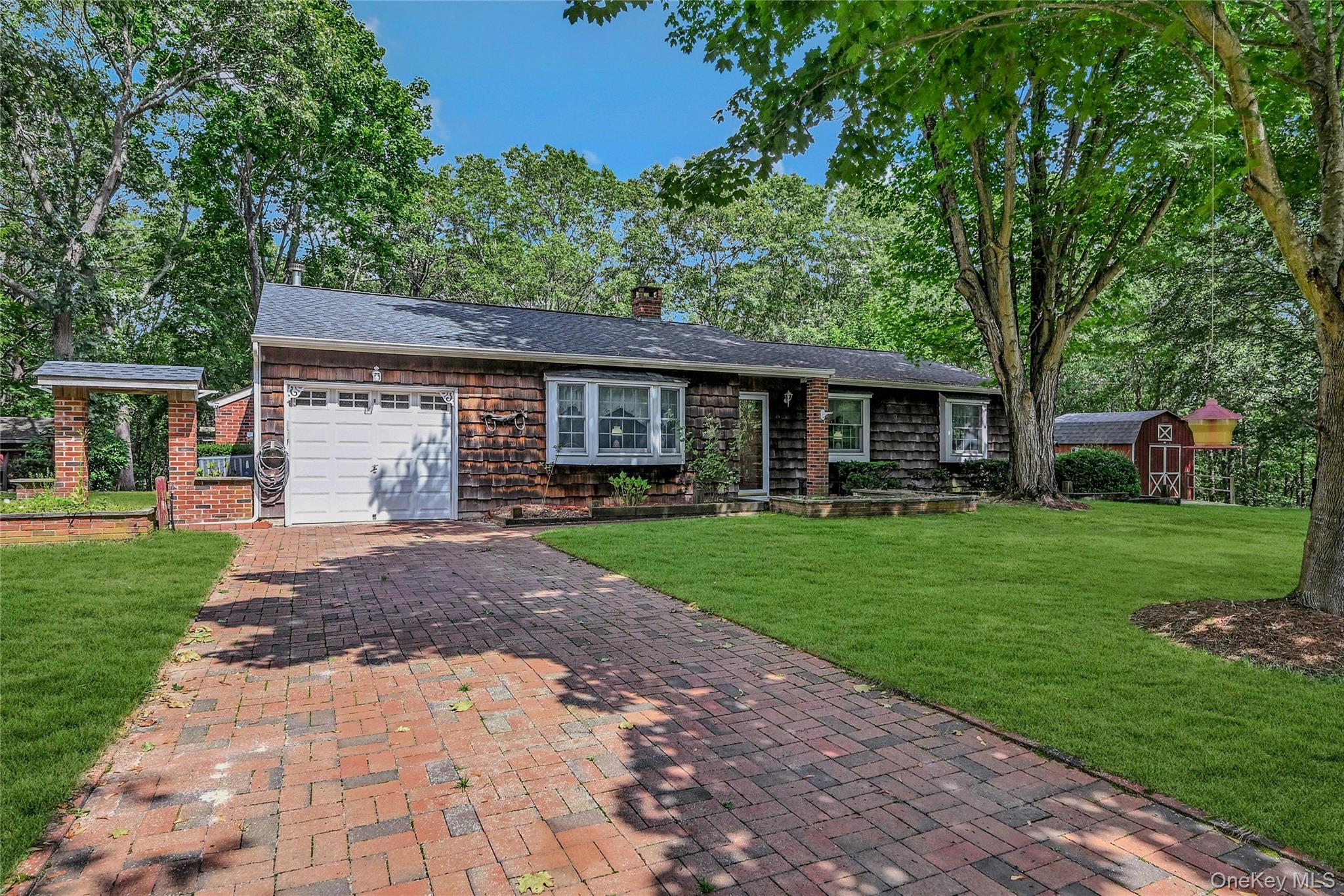 3 Peter Court, Manorville, NY 11949