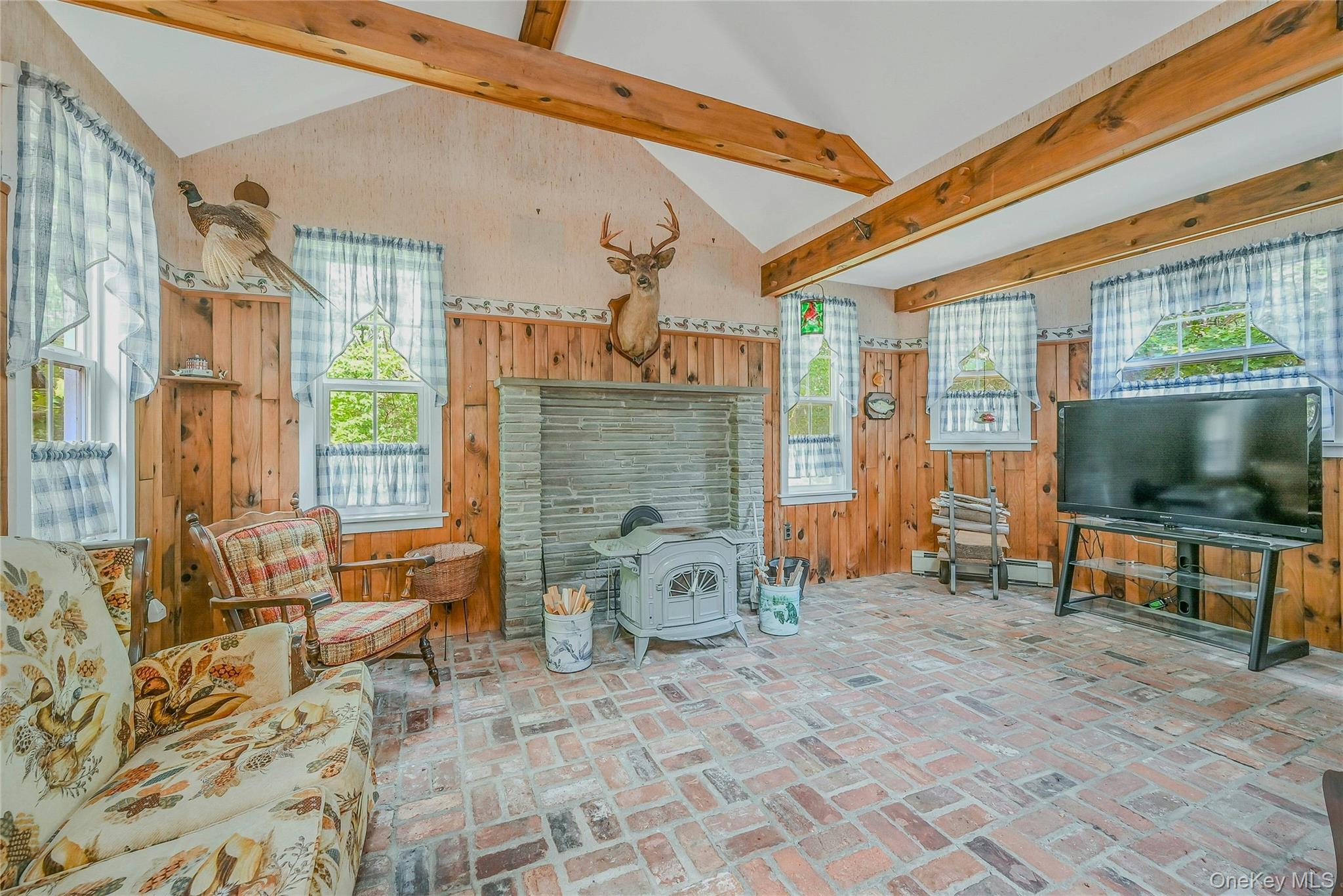 3 Peter Court, Manorville, NY 11949