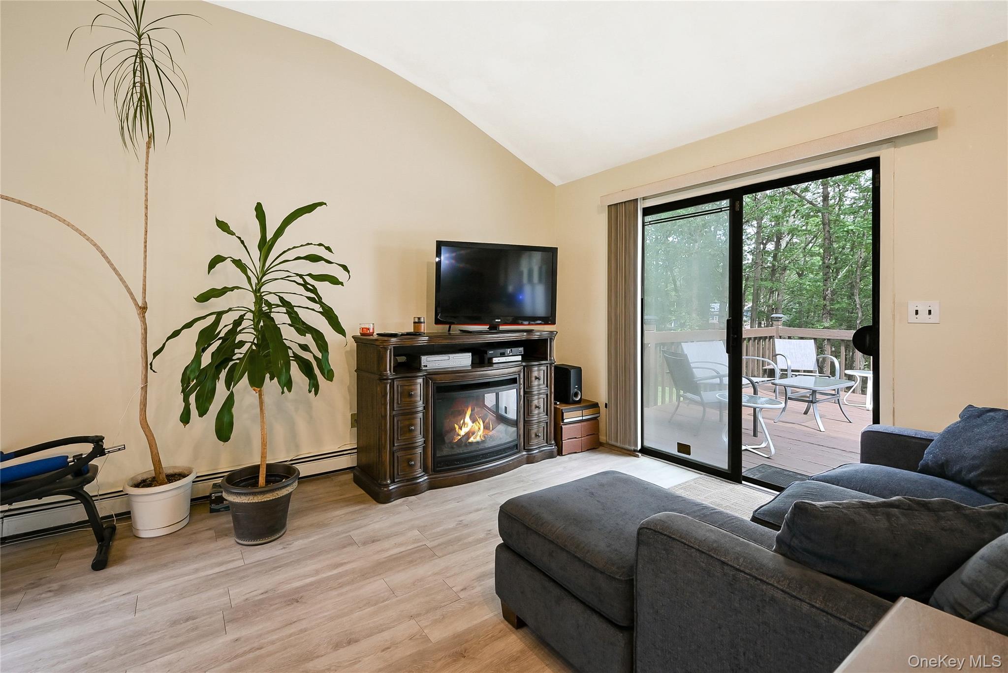 15 Hastings Drive, Ridge, NY 11961