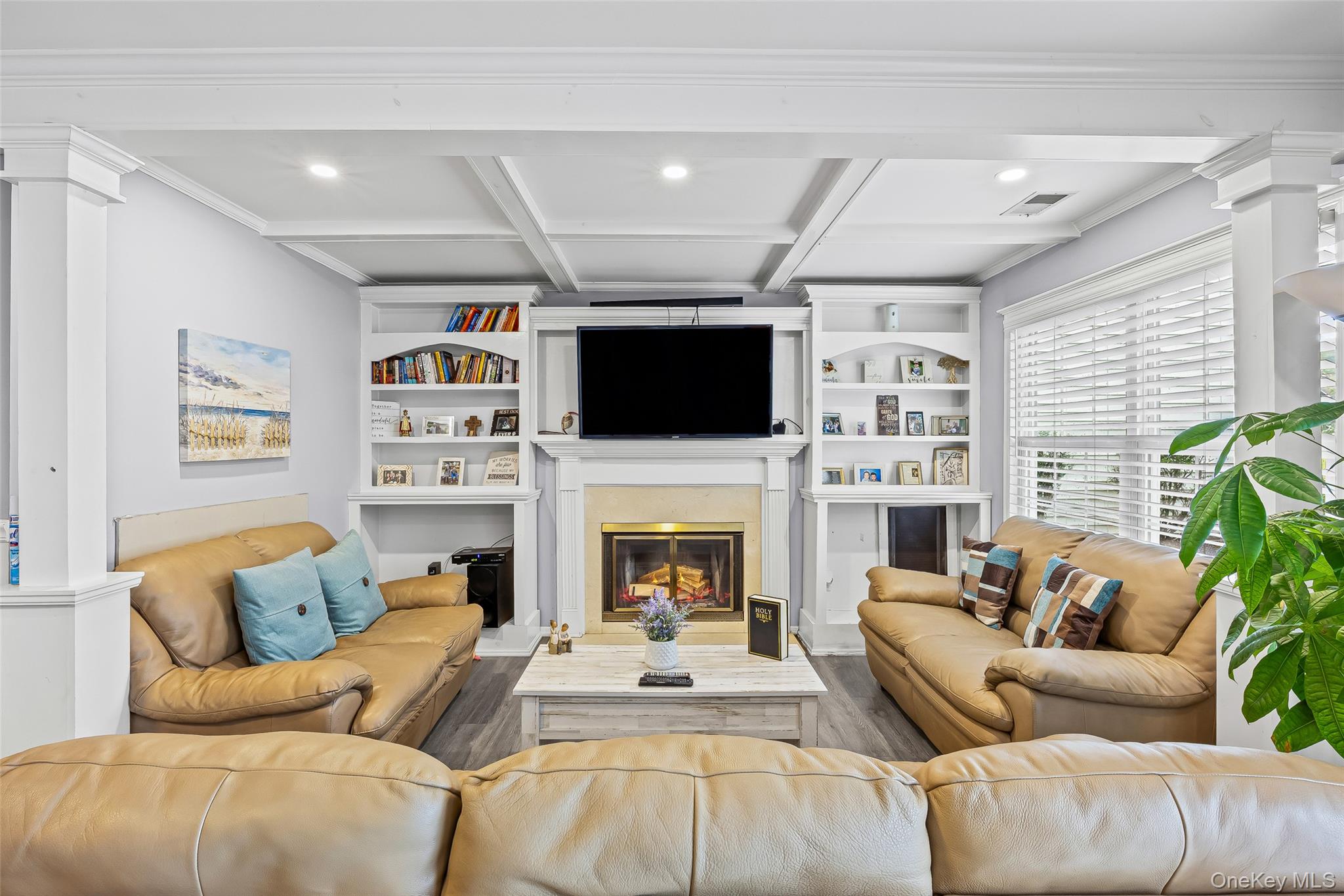 6 Fox Path, Coram, NY 11727