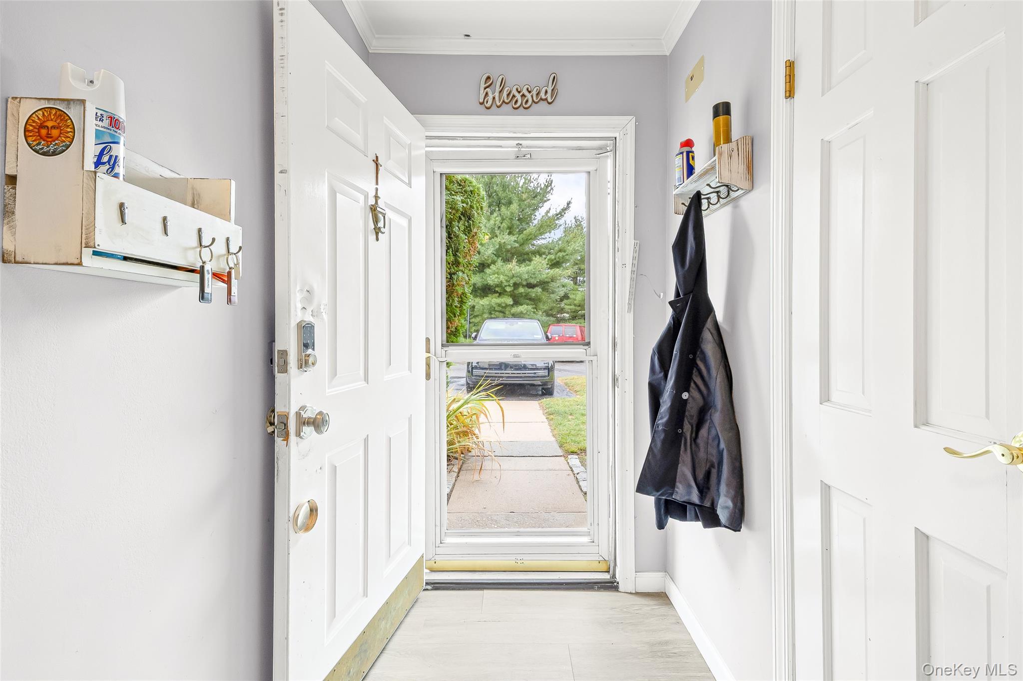 6 Fox Path, Coram, NY 11727