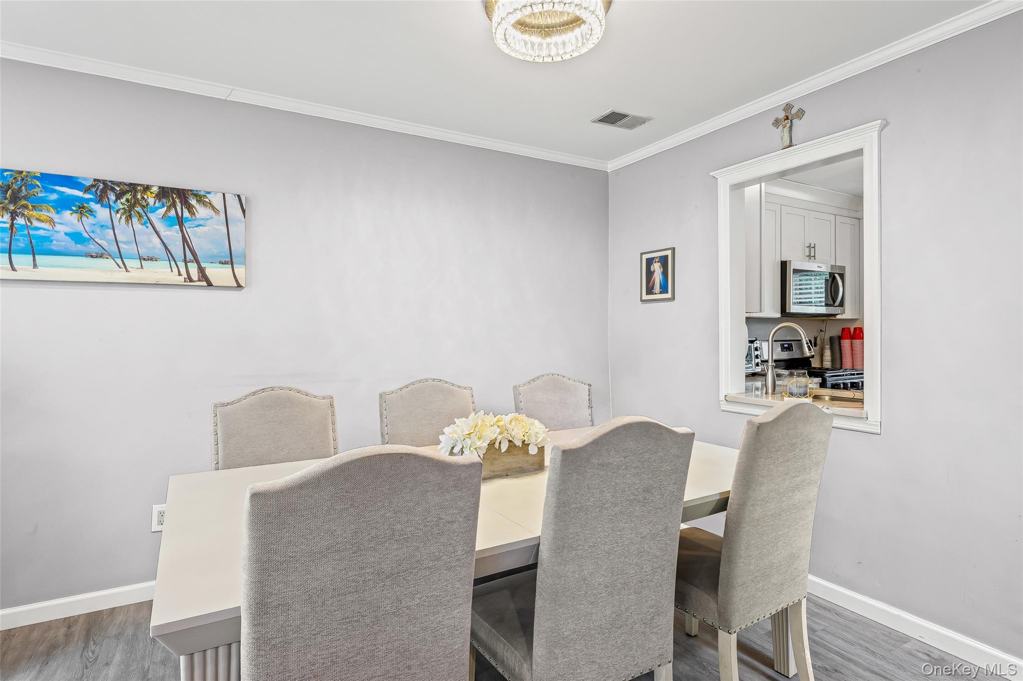 6 Fox Path, Coram, NY 11727