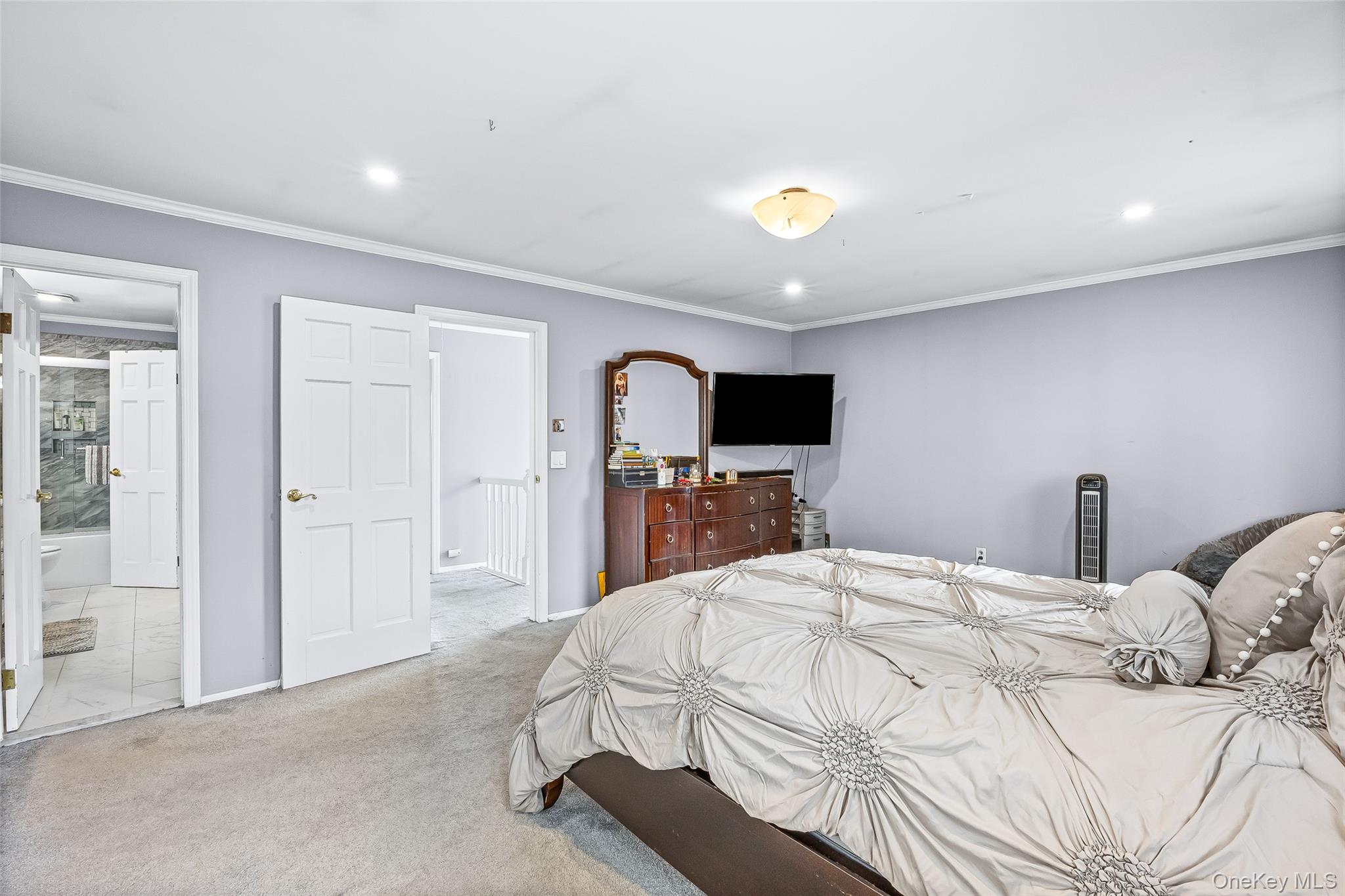 6 Fox Path, Coram, NY 11727