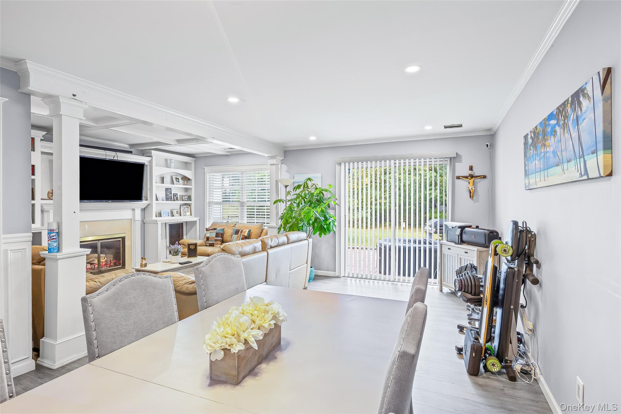 6 Fox Path, Coram, NY 11727