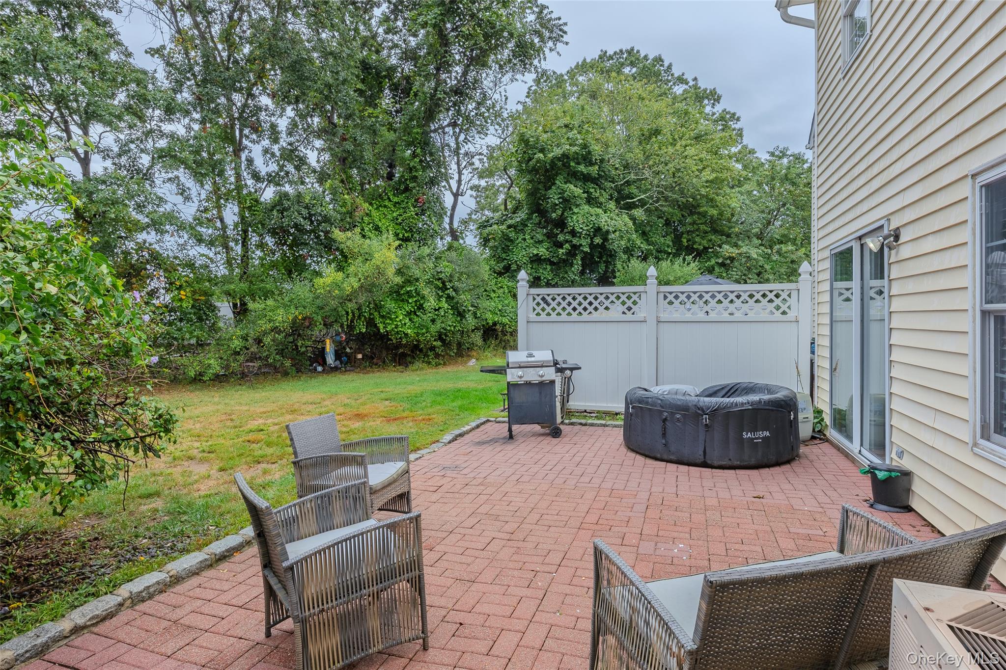 6 Fox Path, Coram, NY 11727