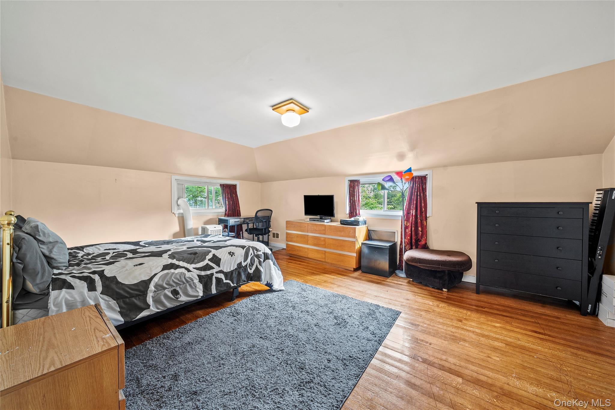 604 Dartmouth Street, Westbury, NY 11590