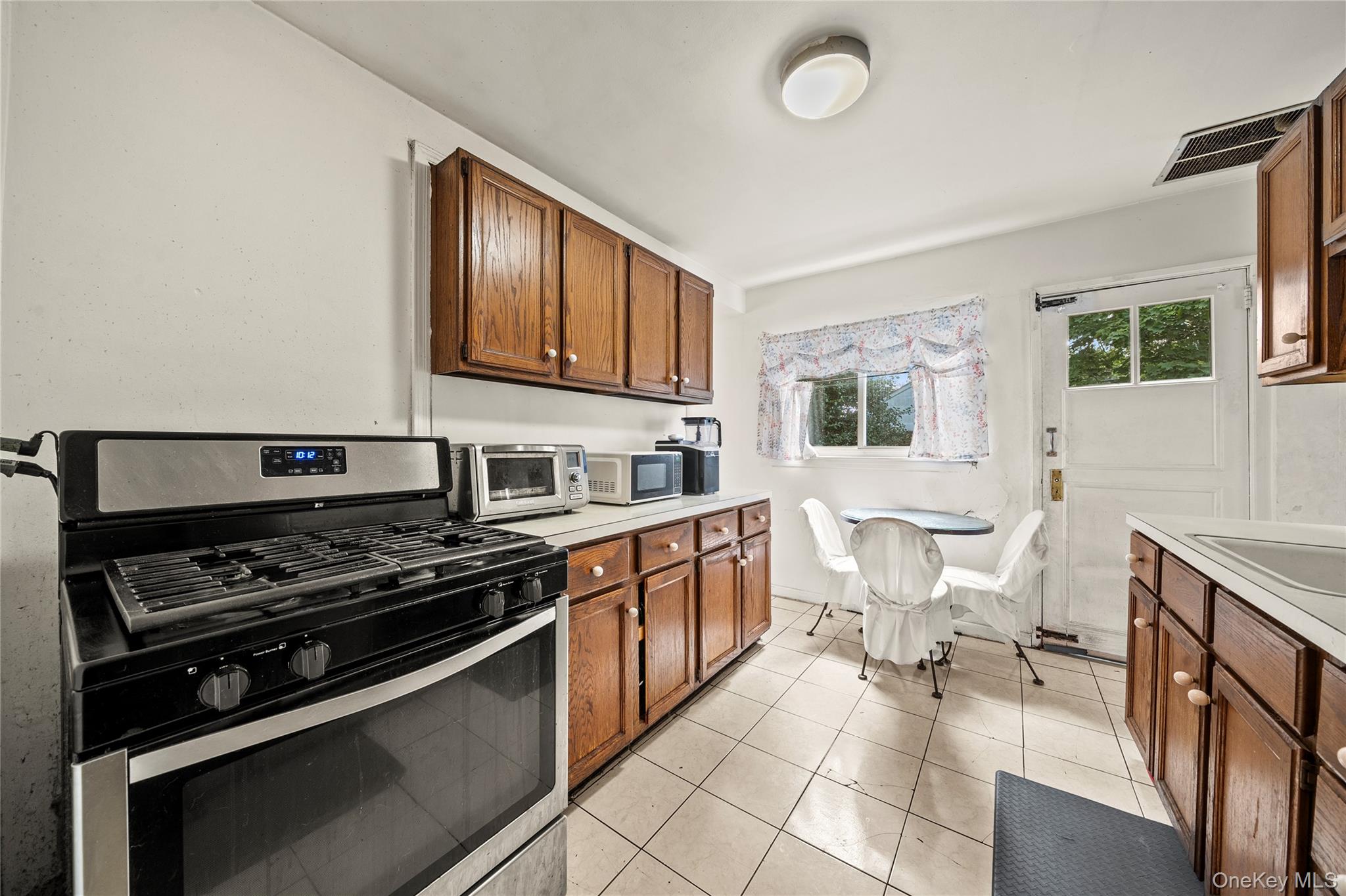 604 Dartmouth Street, Westbury, NY 11590