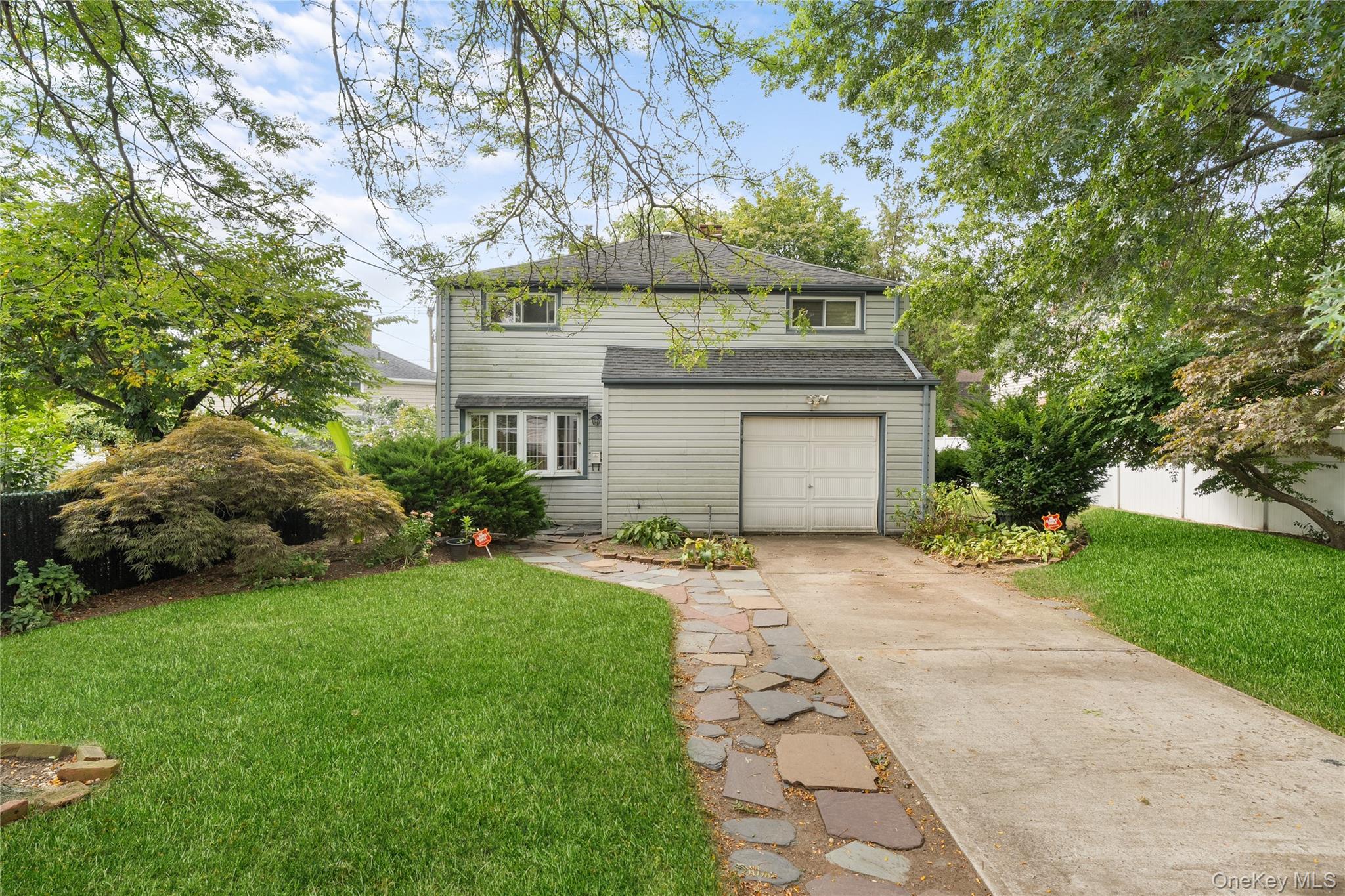 604 Dartmouth Street, Westbury, NY 11590