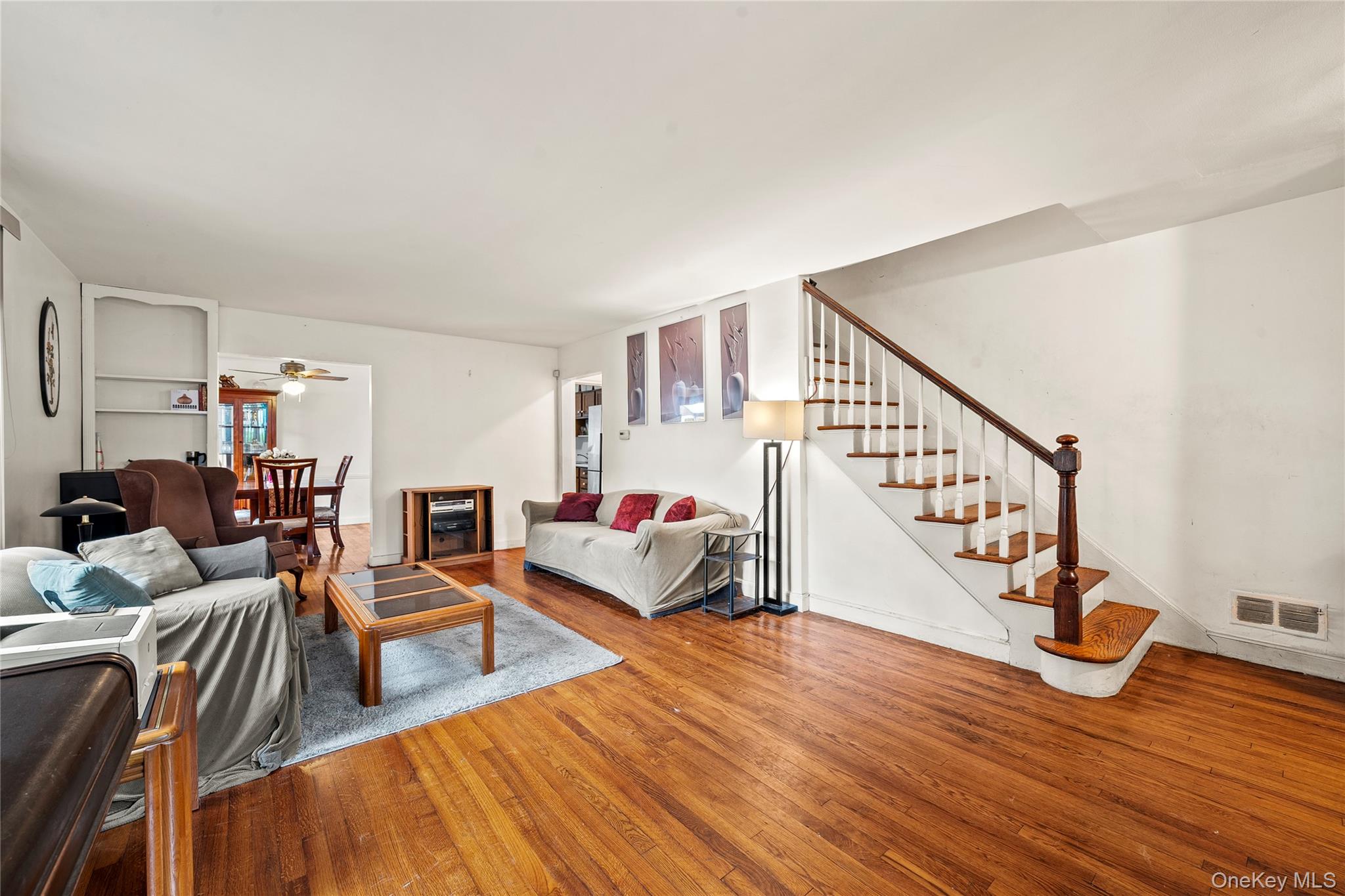 604 Dartmouth Street, Westbury, NY 11590