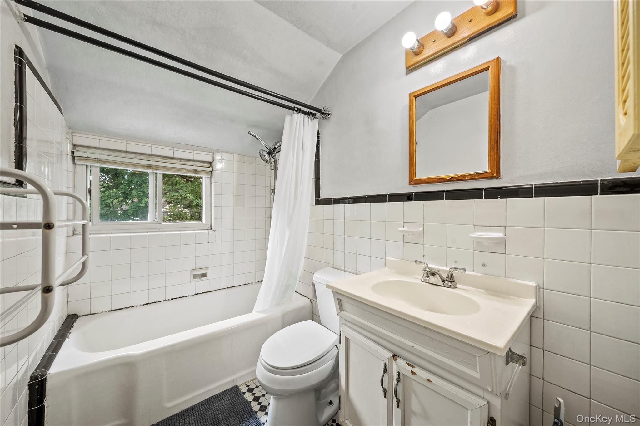 604 Dartmouth Street, Westbury, NY 11590