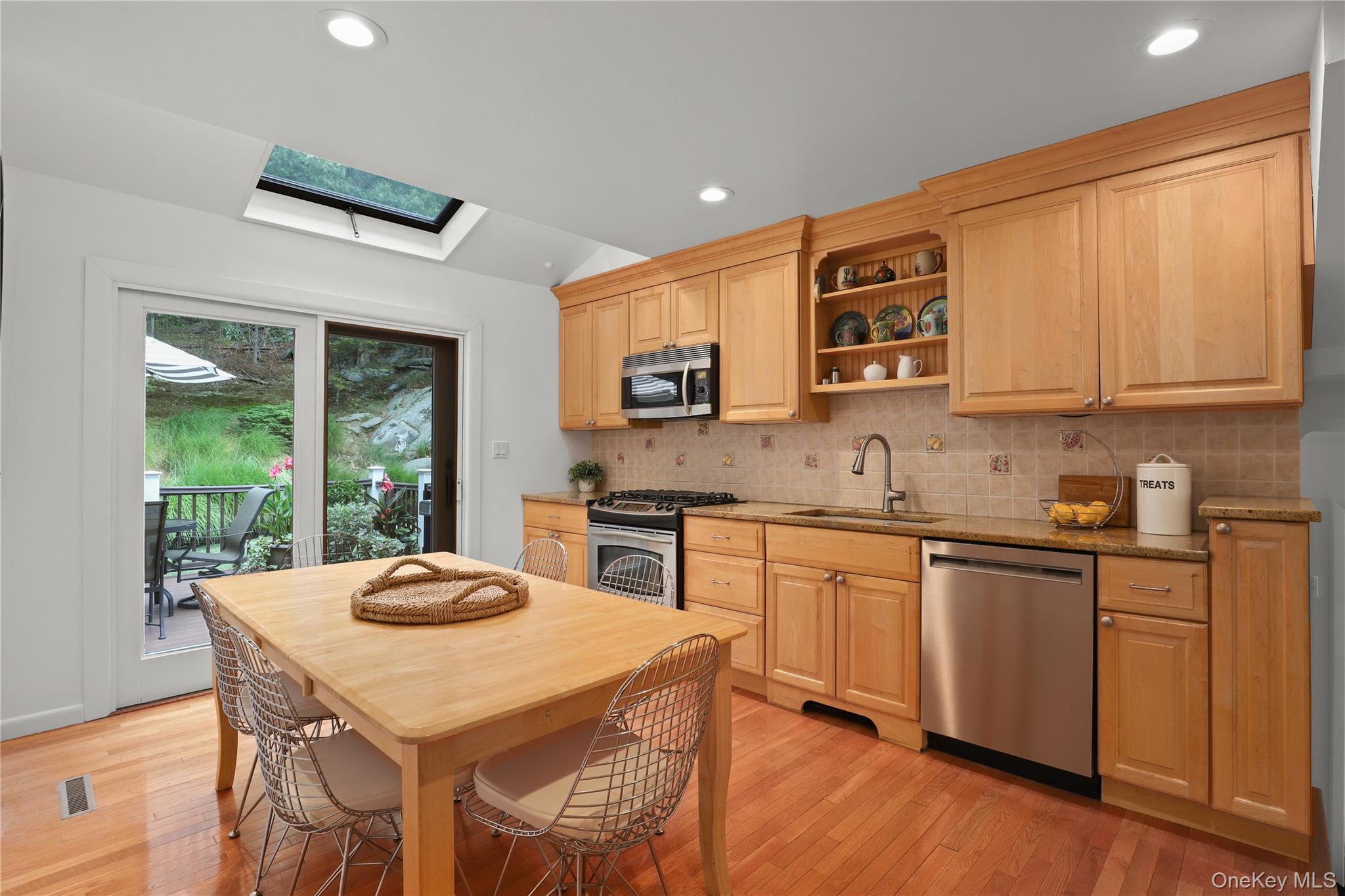 18 Fox Ridge Road, Armonk, NY 10504