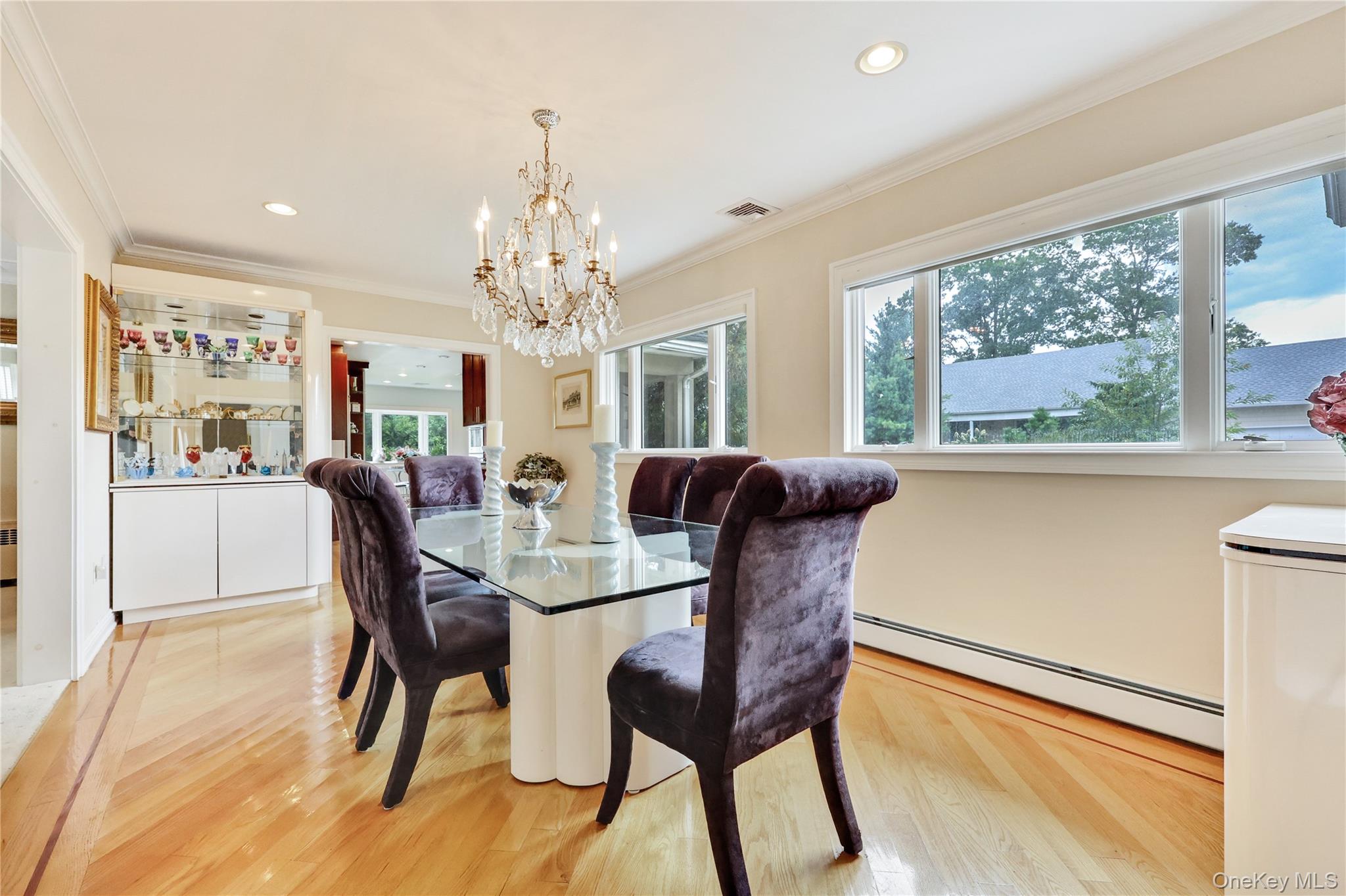 4 Willow Lane, Hewlett Harbor, NY 11557