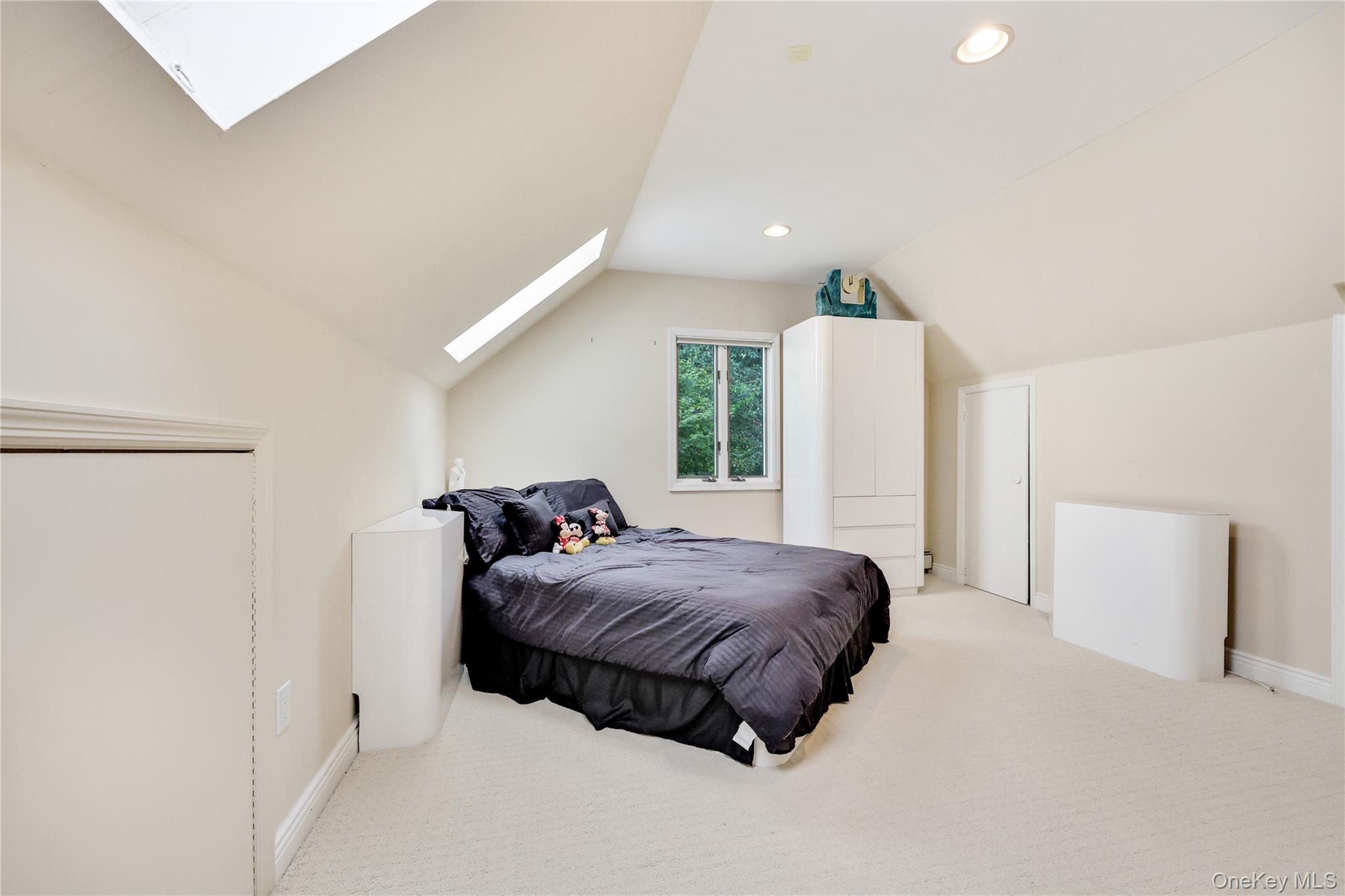 4 Willow Lane, Hewlett Harbor, NY 11557