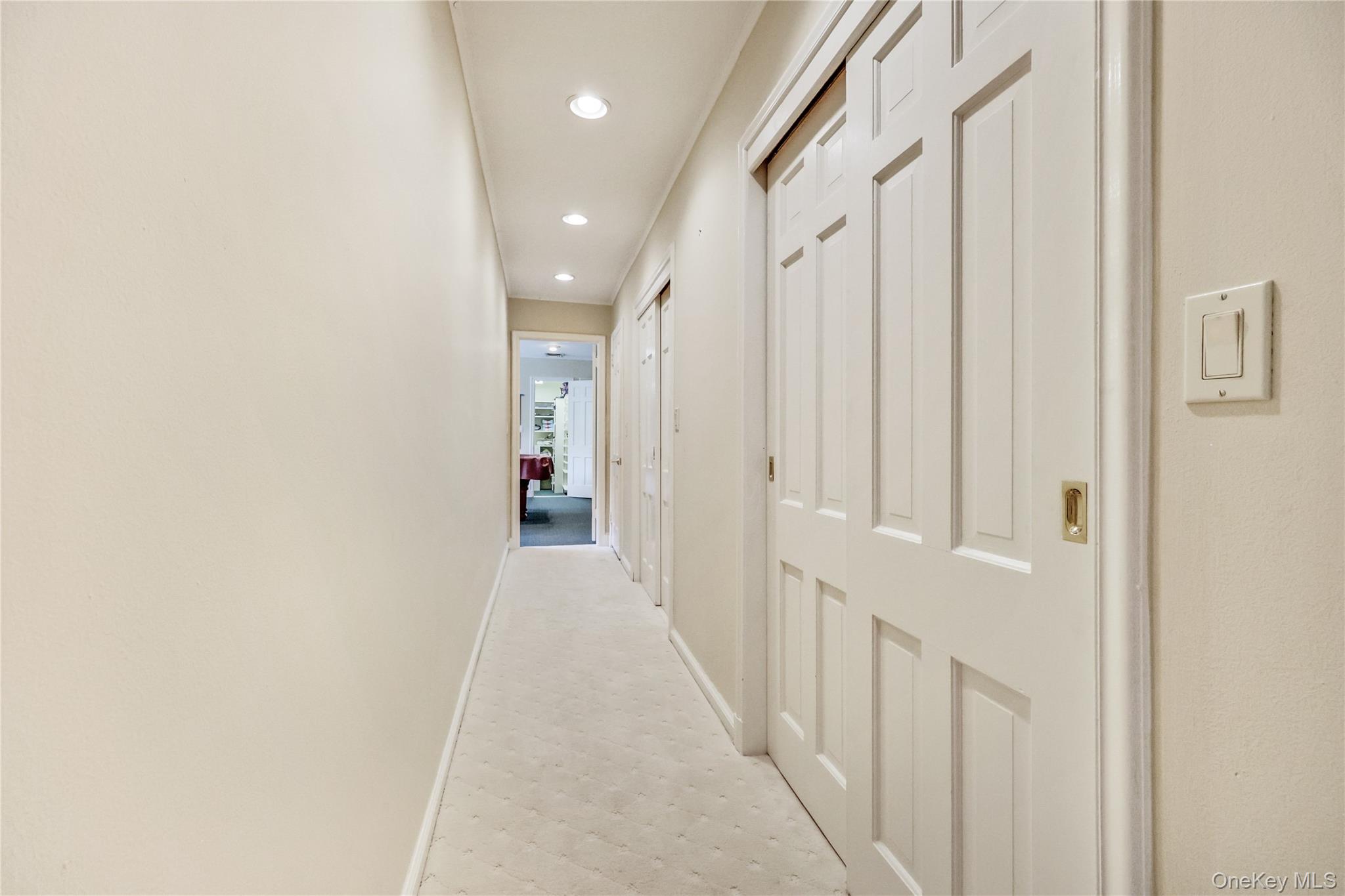 4 Willow Lane, Hewlett Harbor, NY 11557