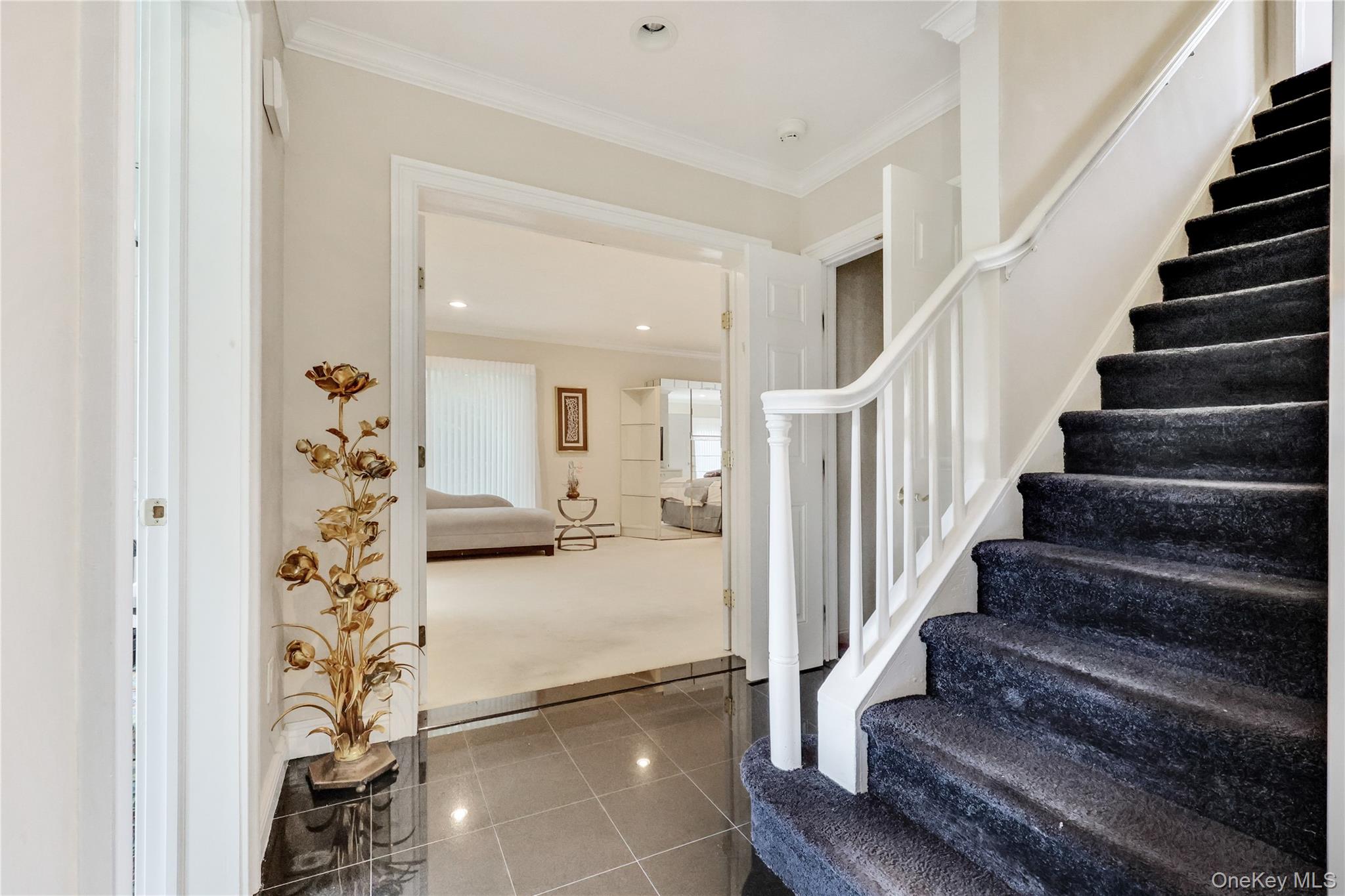 4 Willow Lane, Hewlett Harbor, NY 11557