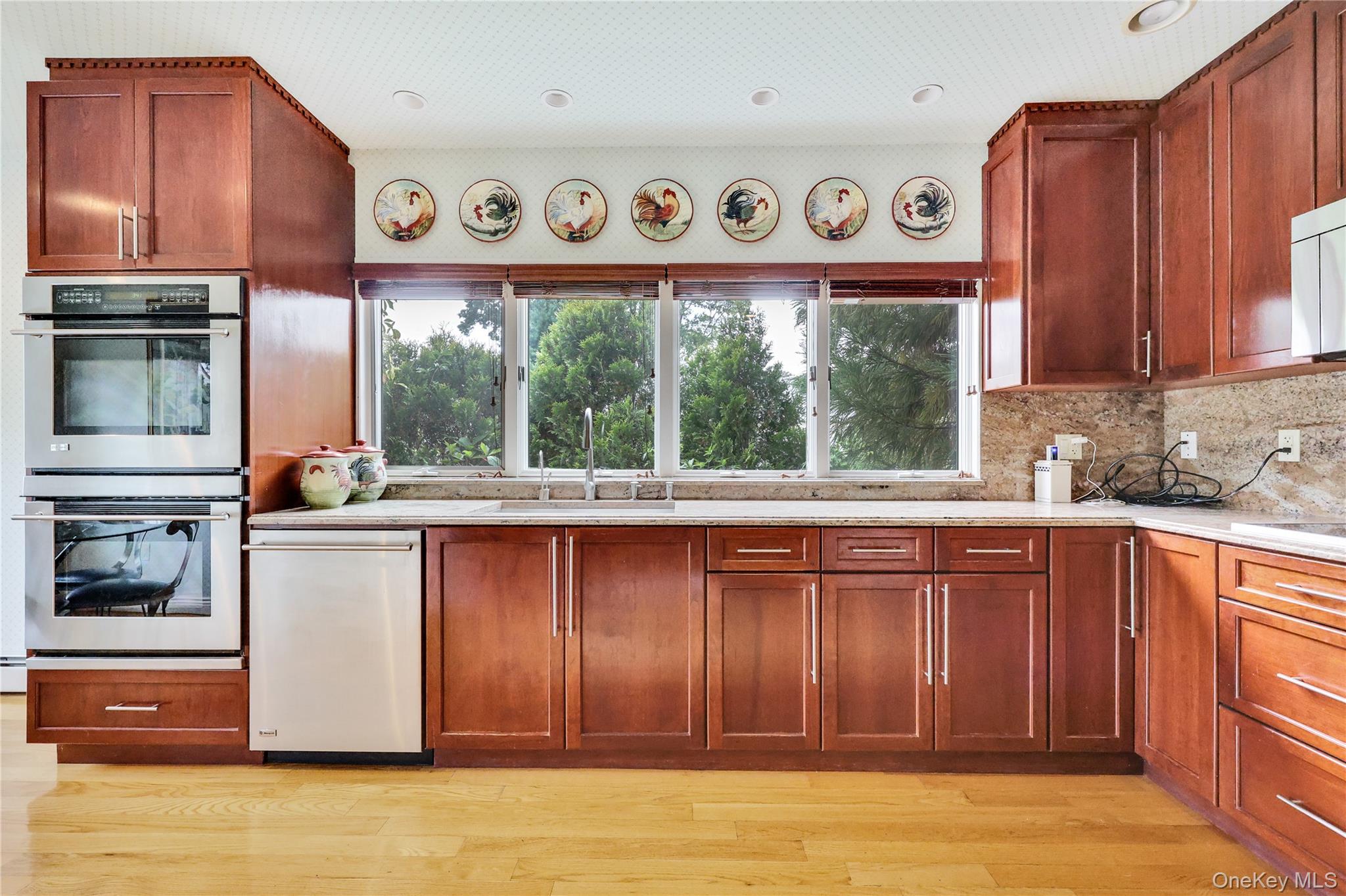 4 Willow Lane, Hewlett Harbor, NY 11557