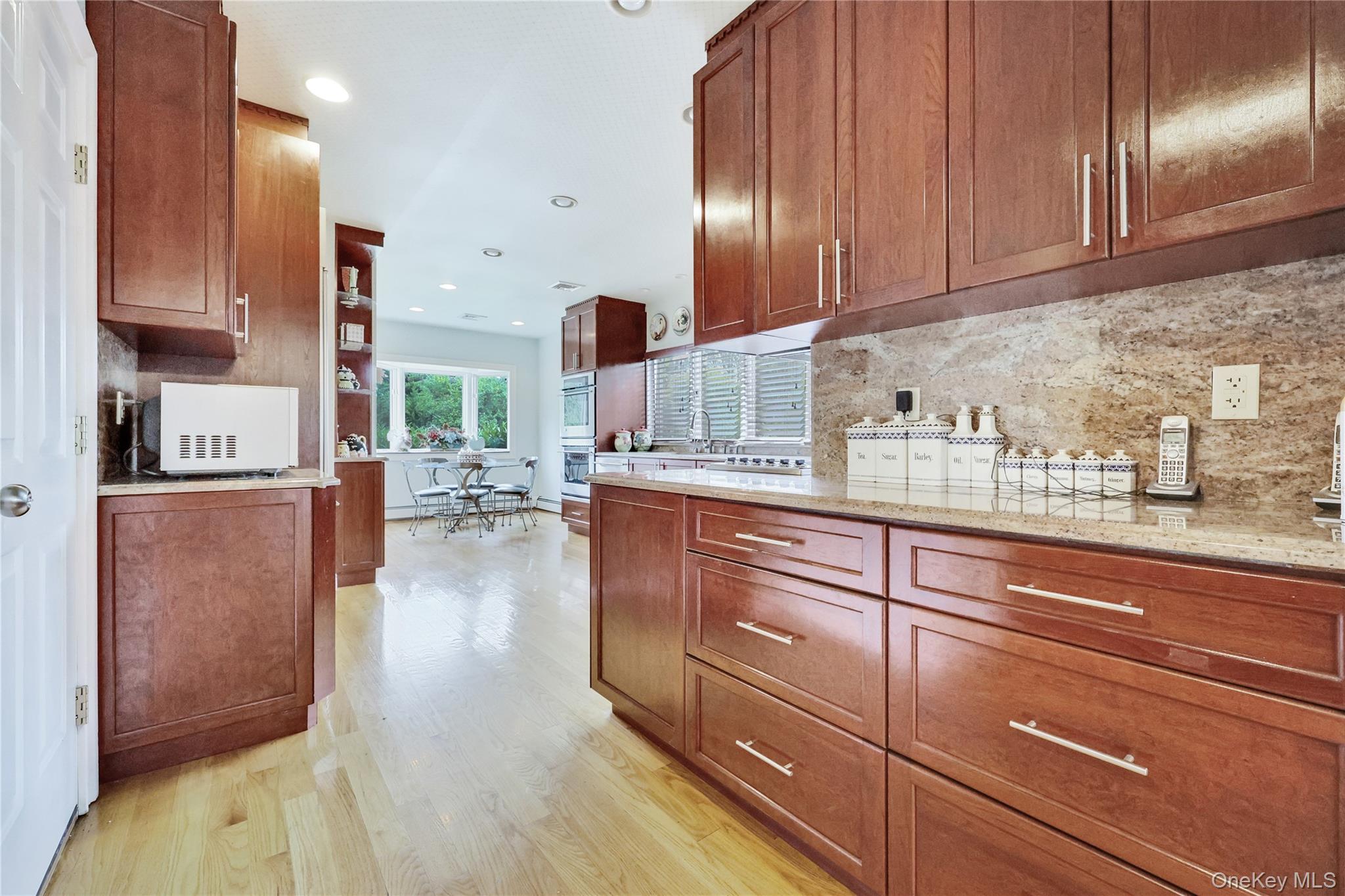 4 Willow Lane, Hewlett Harbor, NY 11557