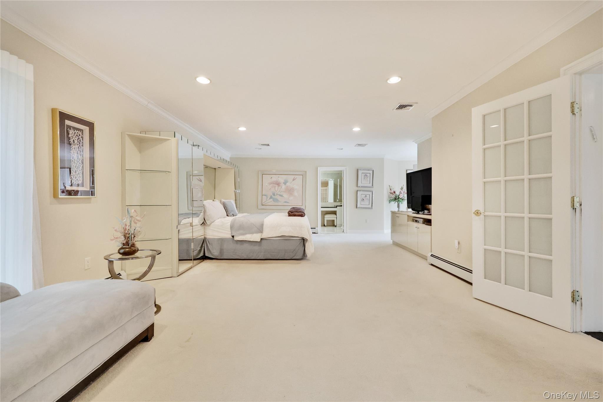 4 Willow Lane, Hewlett Harbor, NY 11557