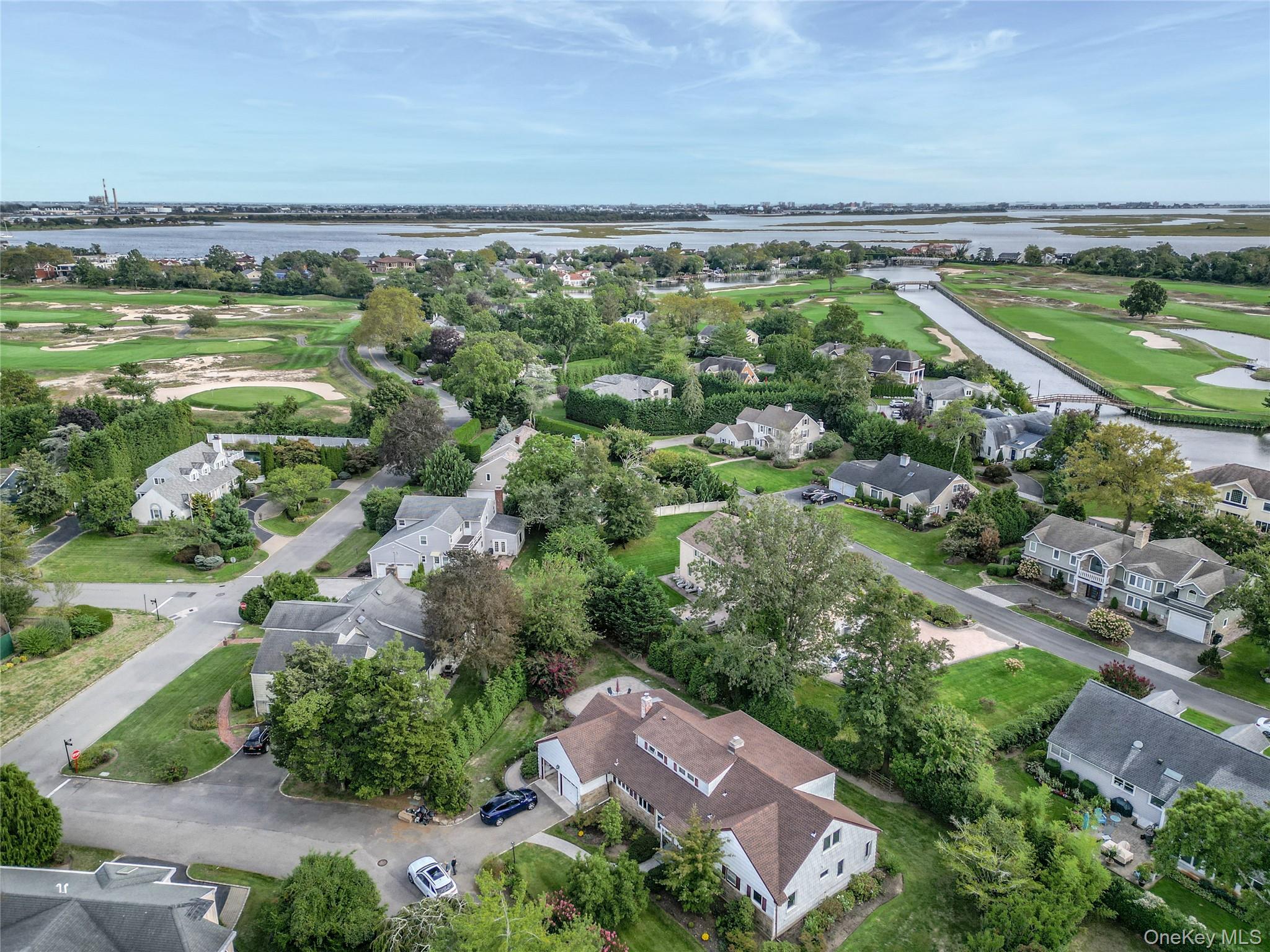 4 Willow Lane, Hewlett Harbor, NY 11557