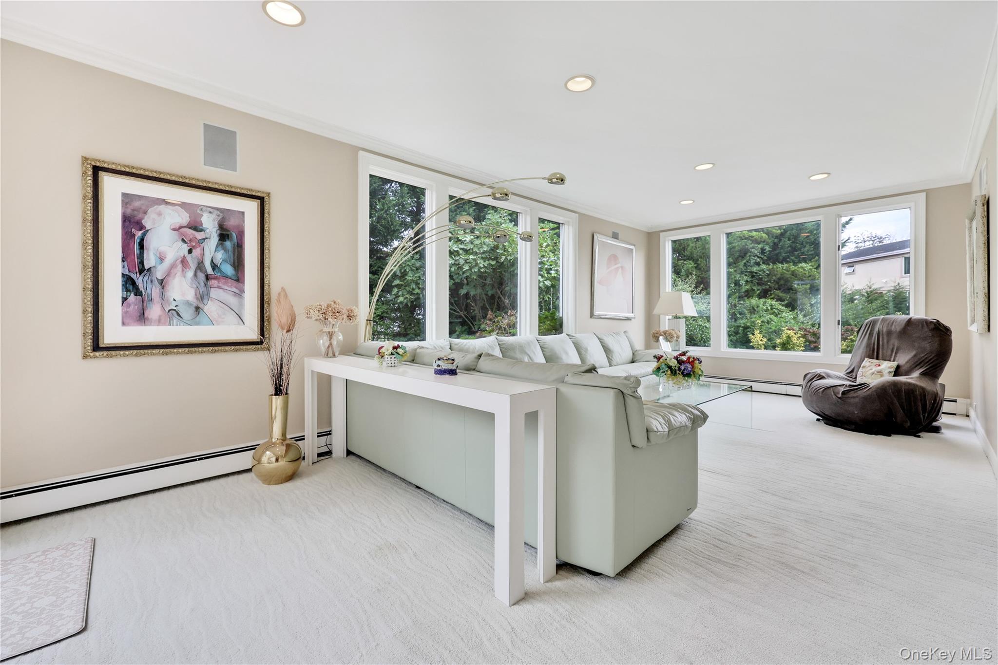 4 Willow Lane, Hewlett Harbor, NY 11557