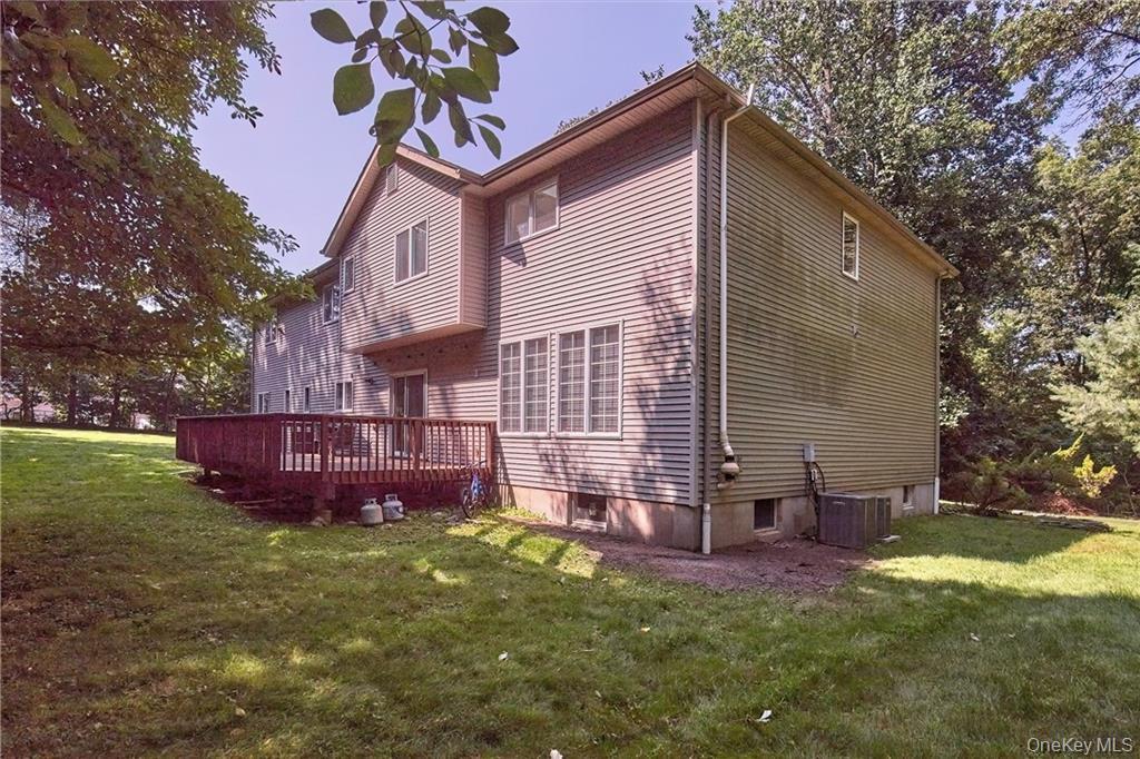 113 Carlton Road W, Suffern, NY 10901