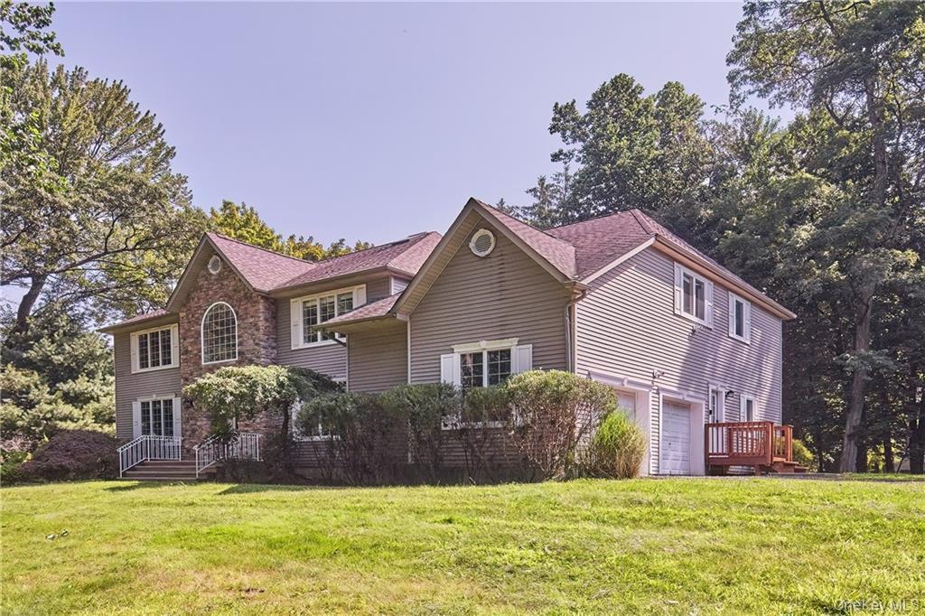 113 Carlton Road W, Suffern, NY 10901