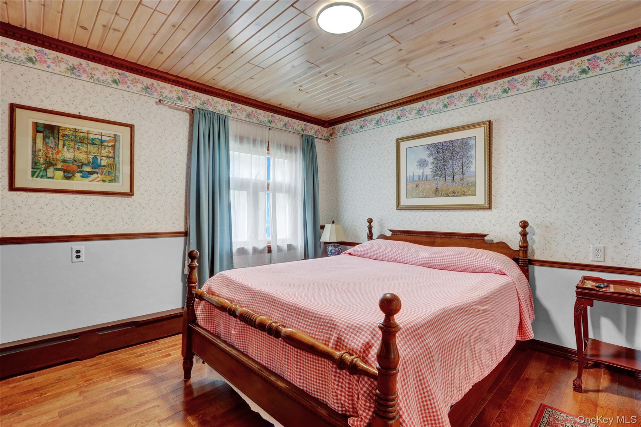 1007 W Park Avenue, Long Beach, NY 11561