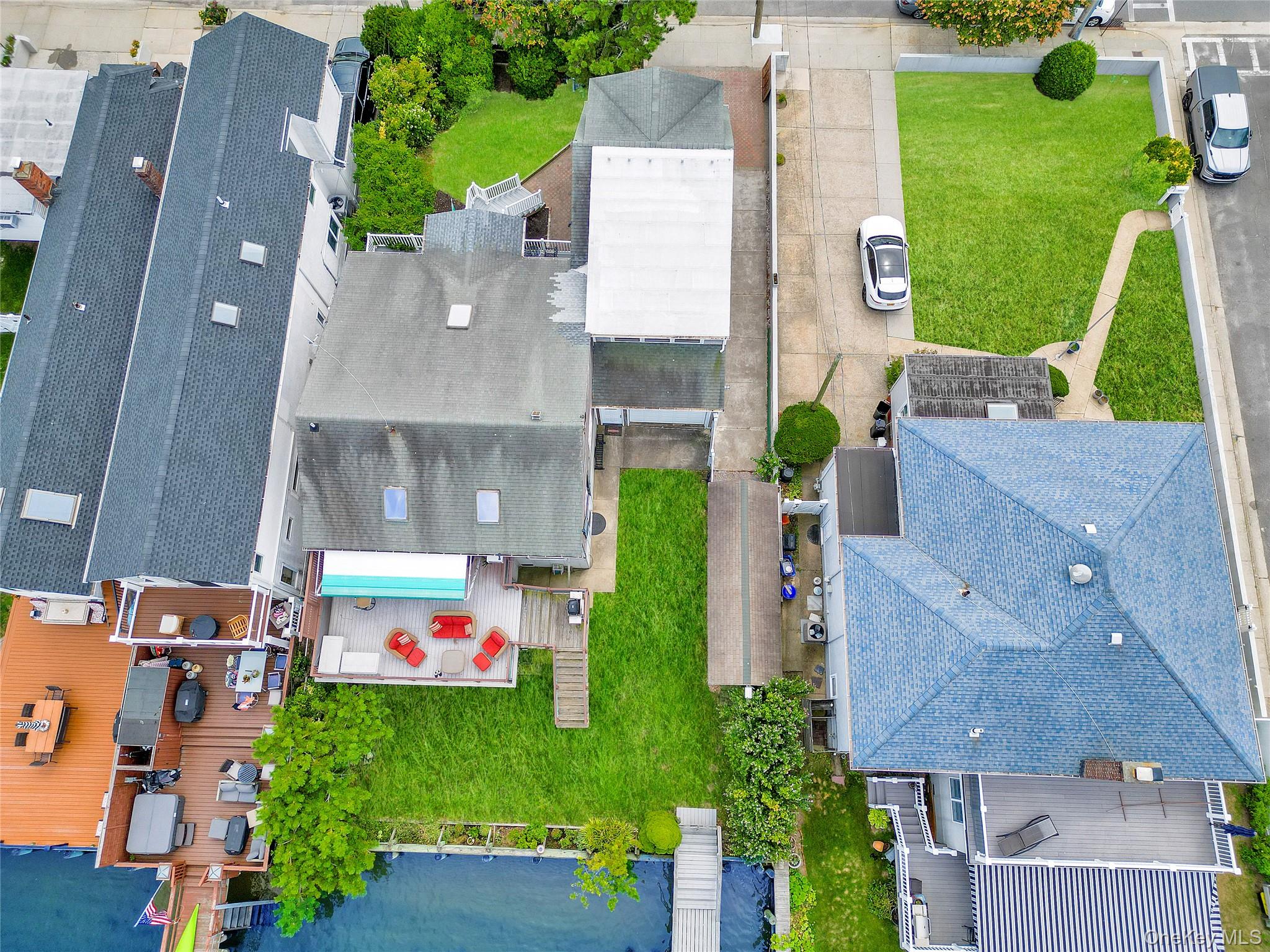 1007 W Park Avenue, Long Beach, NY 11561