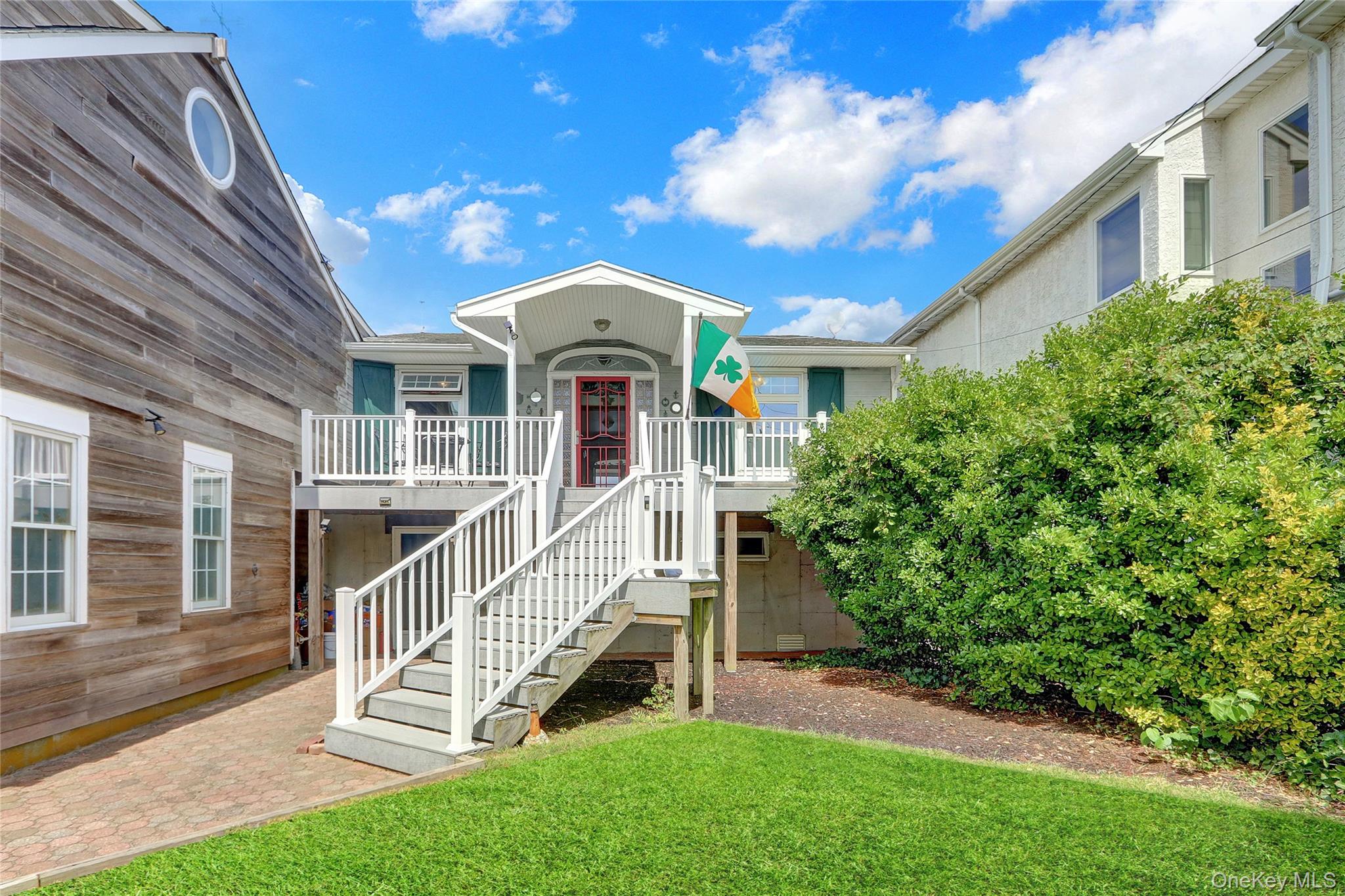 1007 W Park Avenue, Long Beach, NY 11561