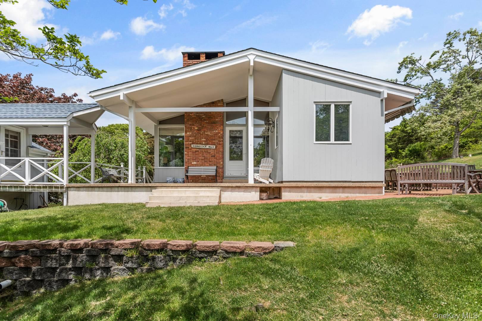 16 S Beach Road, Southampton, NY 11968