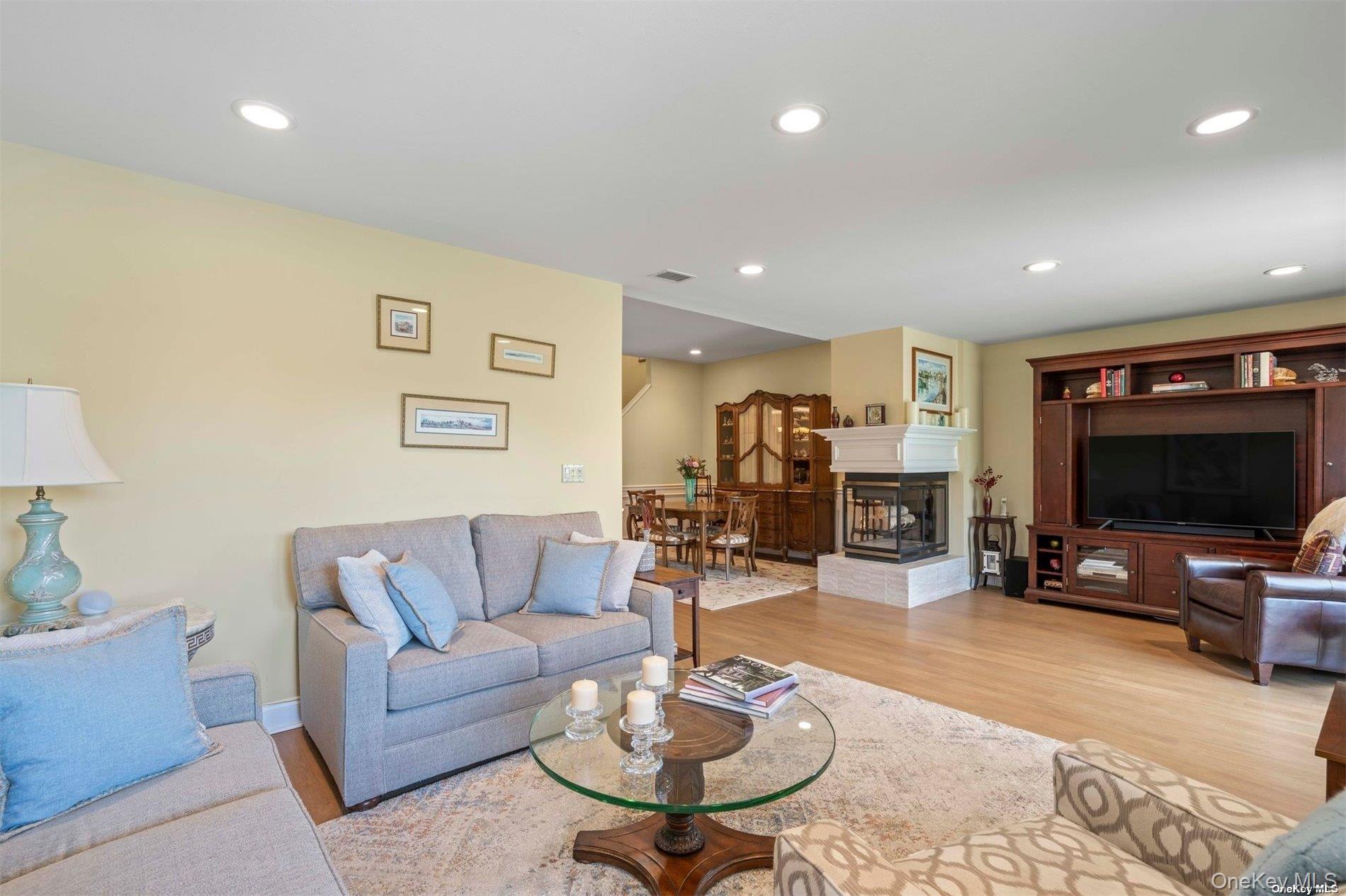 2 Lakebridge Drive S # 2, Kings Park, NY 11754