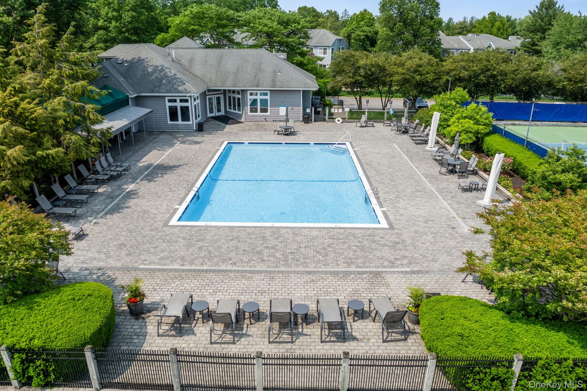 2 Lakebridge Drive S # 2, Kings Park, NY 11754