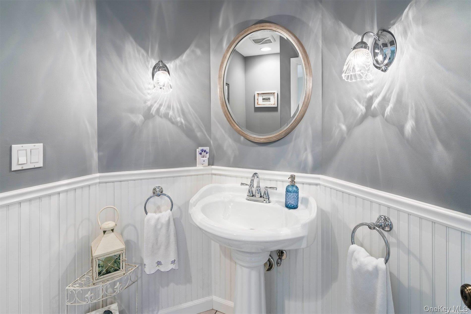 2 Lakebridge Drive S # 2, Kings Park, NY 11754