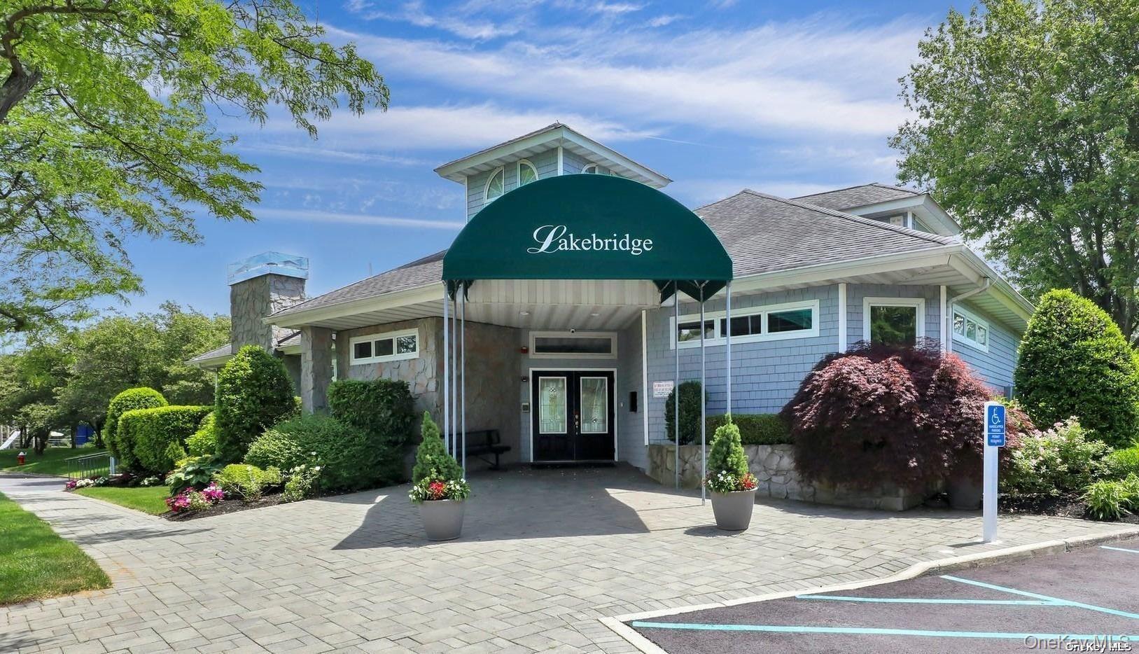 2 Lakebridge Drive S # 2, Kings Park, NY 11754