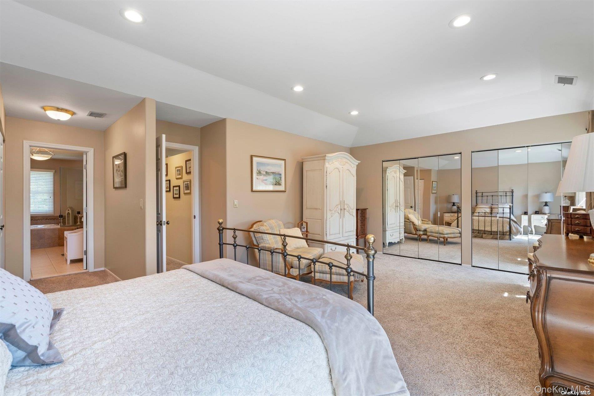 2 Lakebridge Drive S # 2, Kings Park, NY 11754