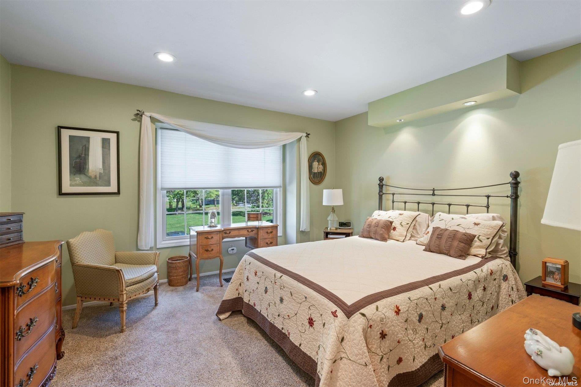 2 Lakebridge Drive S # 2, Kings Park, NY 11754