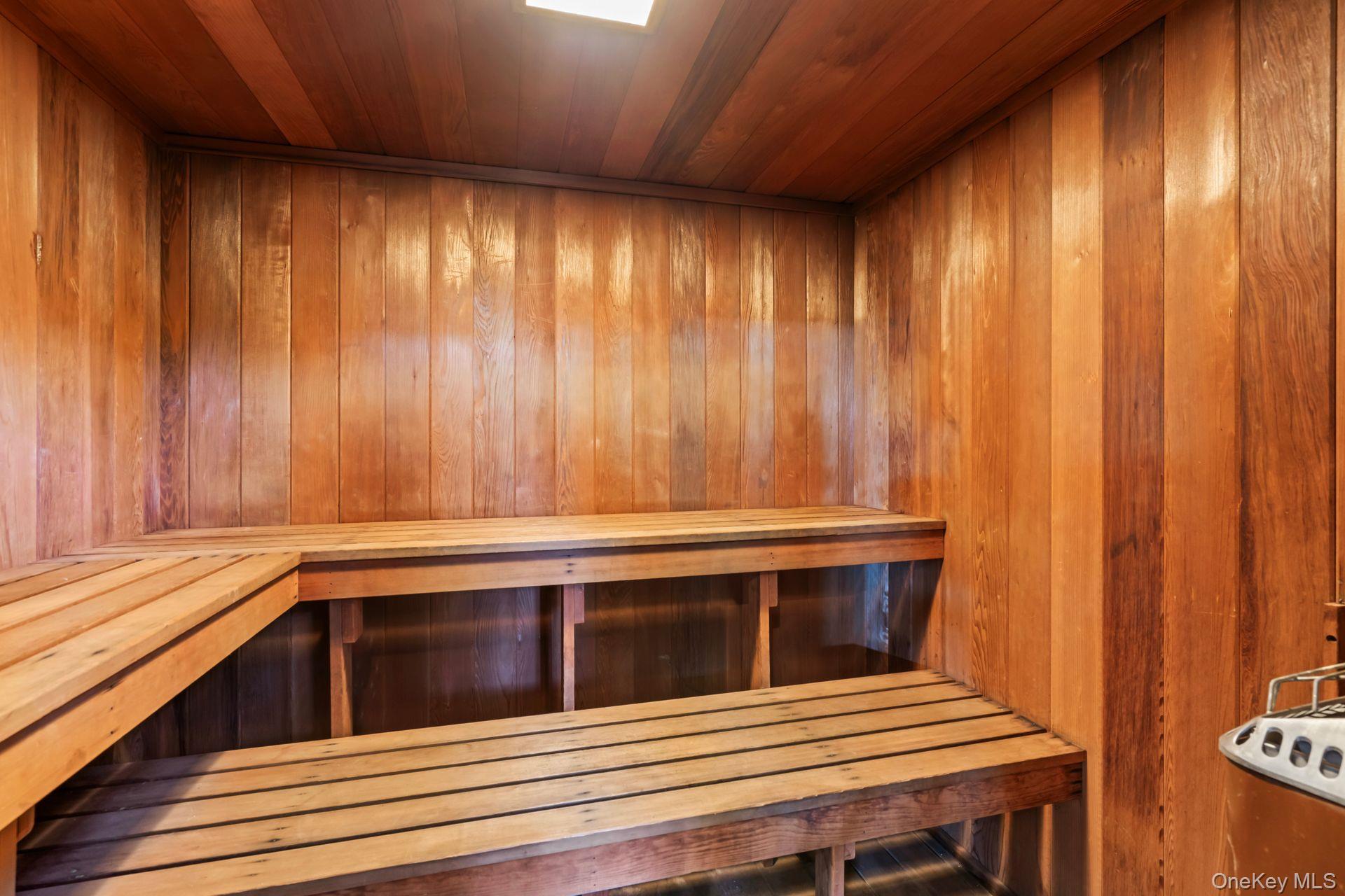 2 Lakebridge Drive S # 2, Kings Park, NY 11754