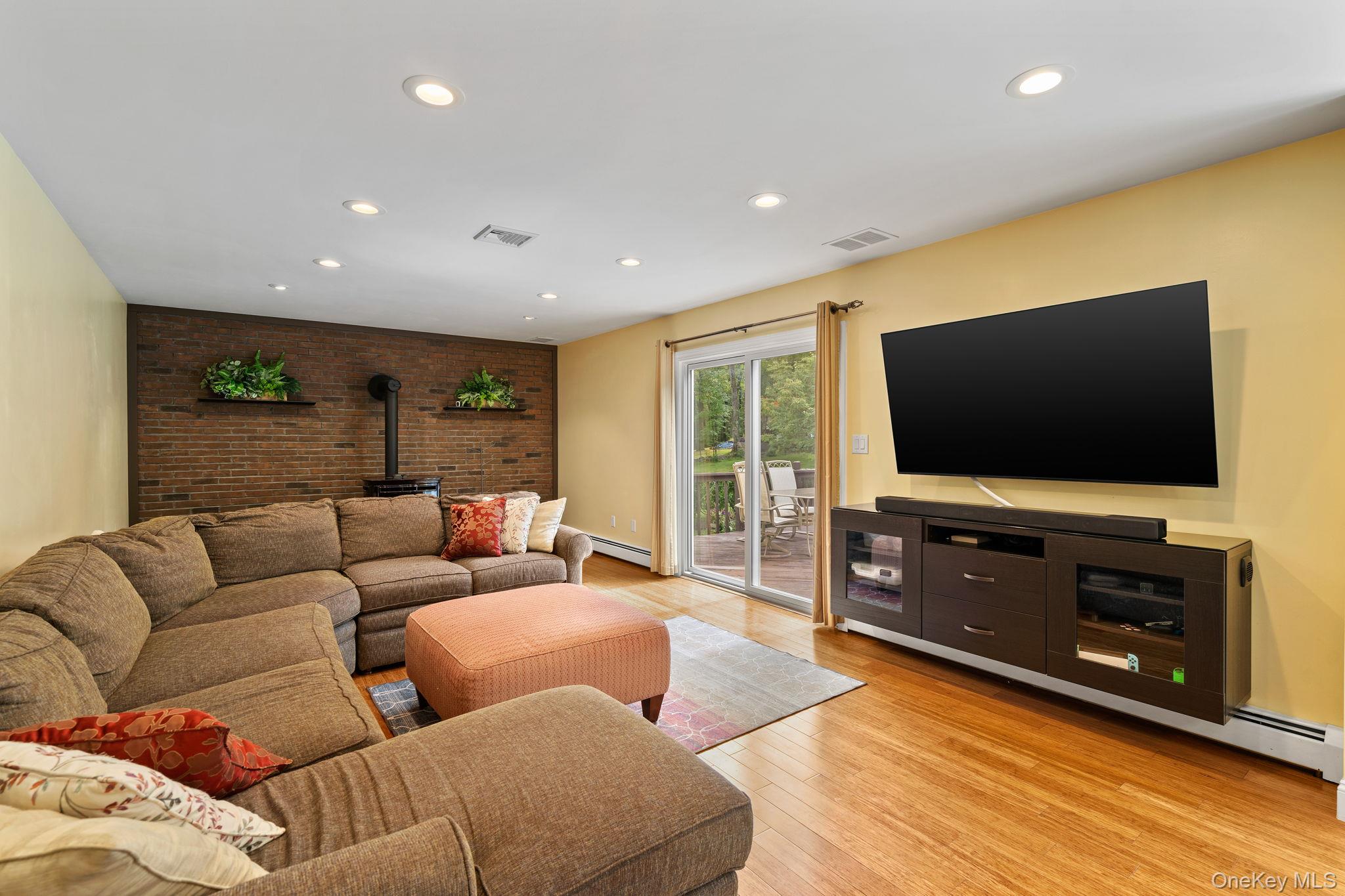 323 Sycamore Drive, New Windsor, NY 12553