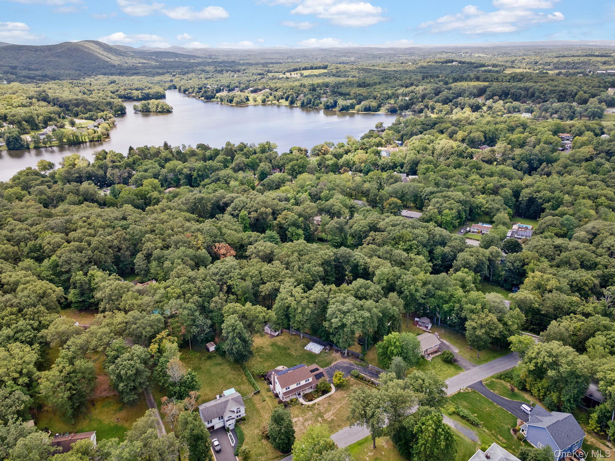 323 Sycamore Drive, New Windsor, NY 12553