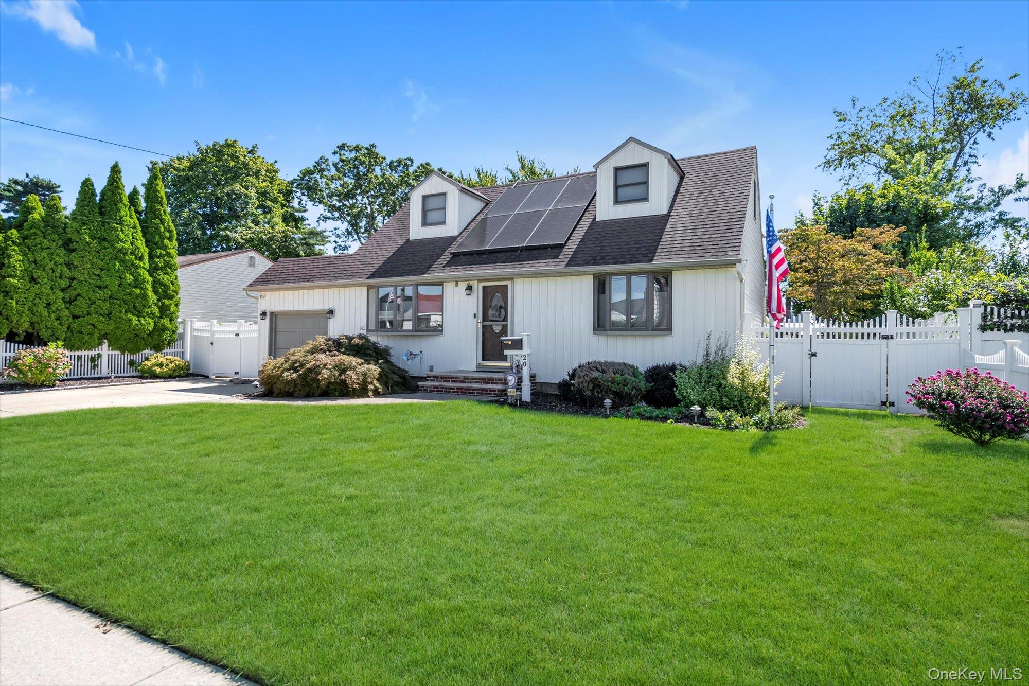 20 Hazel Avenue, Farmingdale, NY 11735