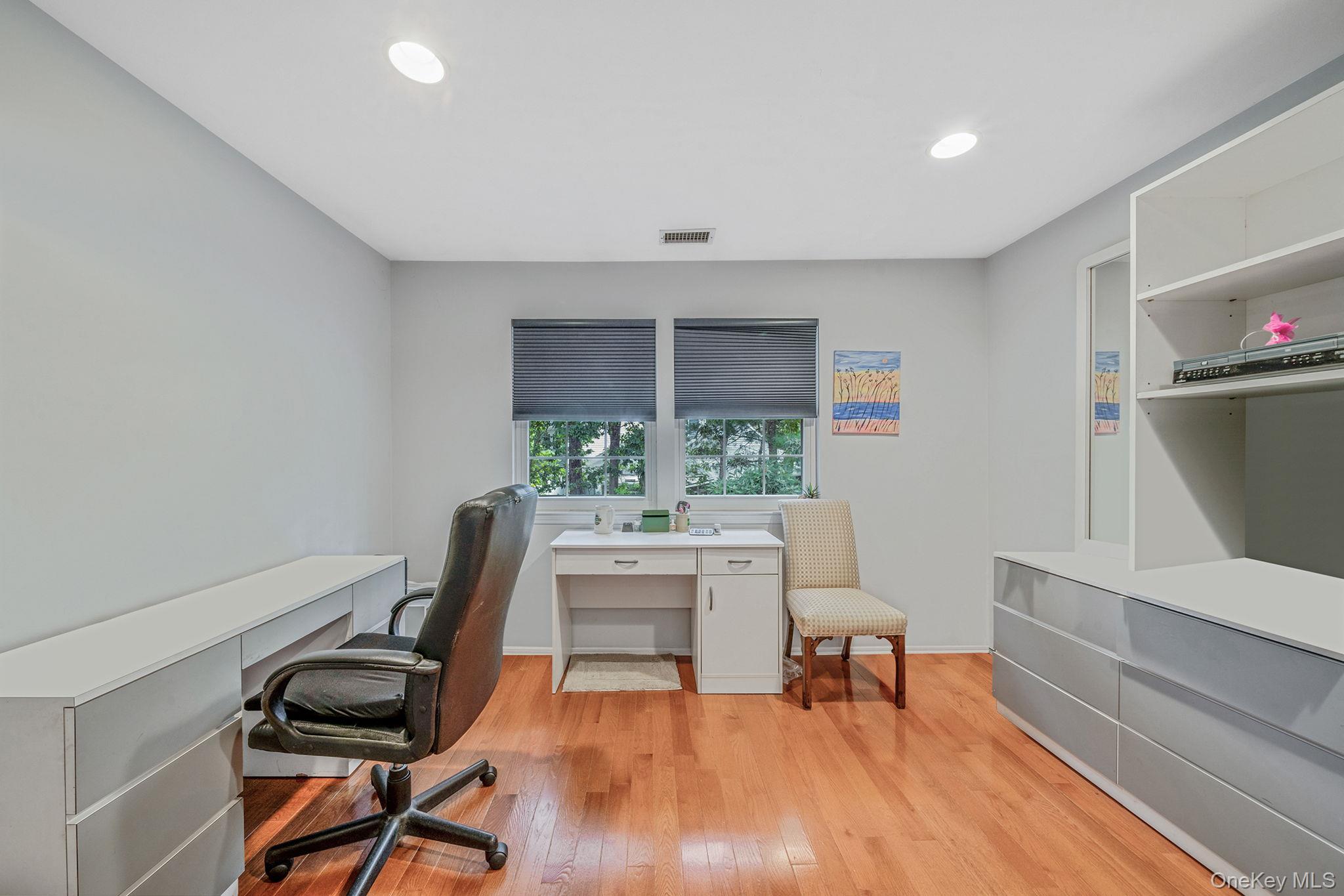 185 Colony Drive N, Holbrook, NY 11741