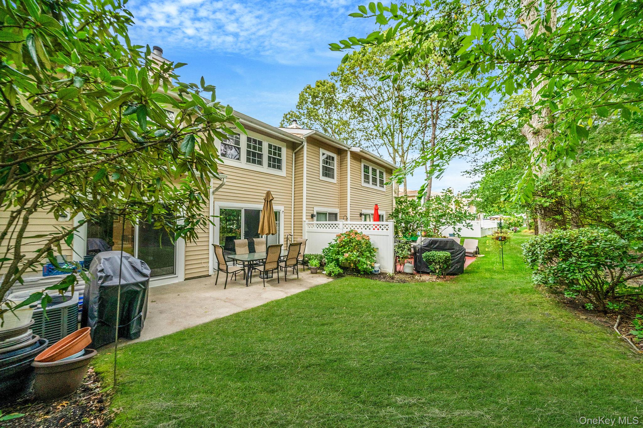 185 Colony Drive N, Holbrook, NY 11741