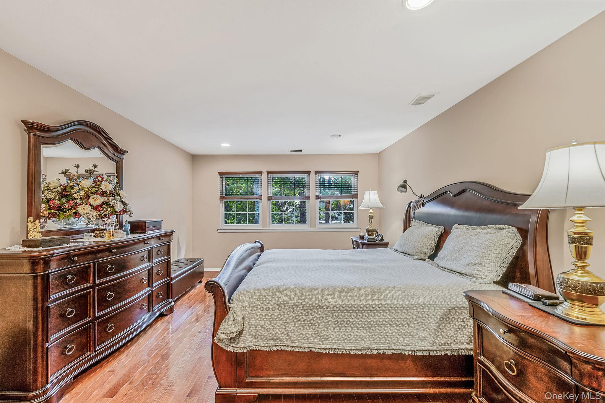 185 Colony Drive N, Holbrook, NY 11741